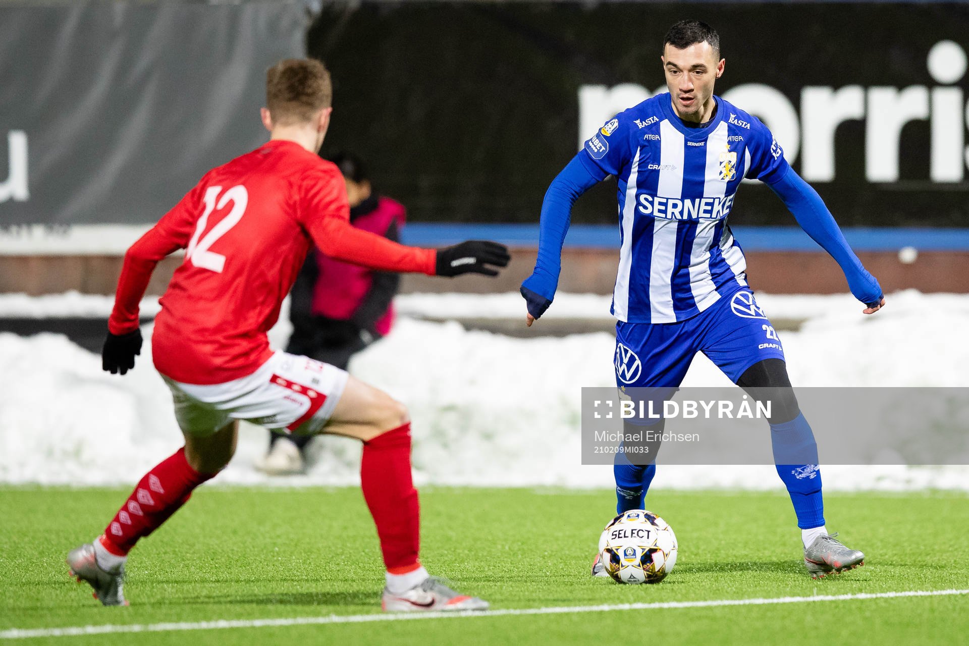 Degerfors Erik Lindell och IFK Göteborgs Giorgi