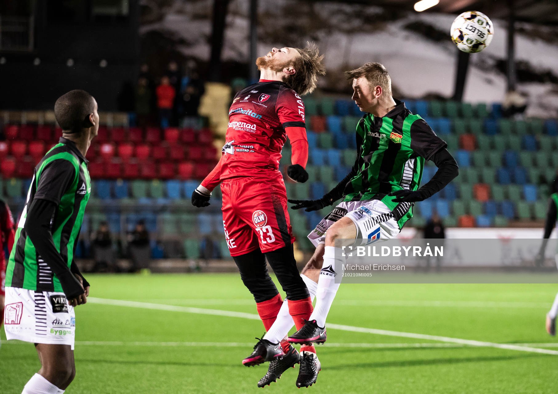 Trollhättans Jonas Emanuelsson och GAIS Theodore Persson