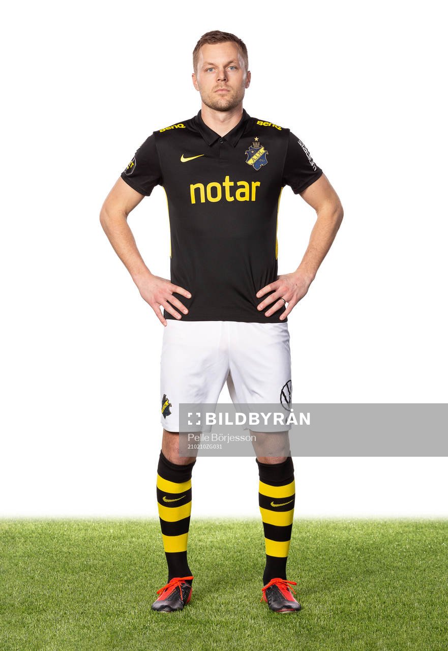 s Sebastian Larsson
