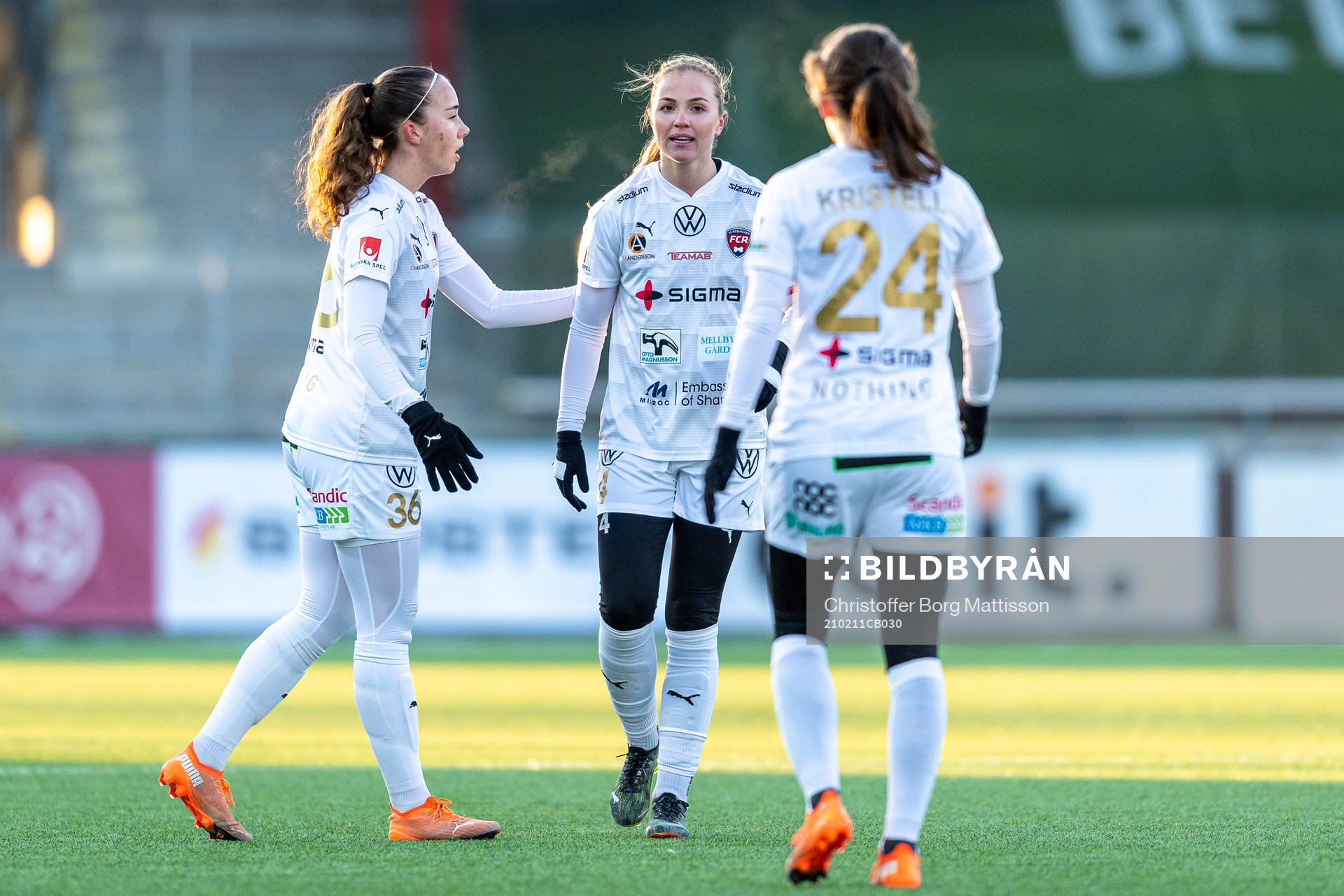 Rosengårds Athinna Persson Lundgren, Glodis Perla Viggosdottir och Matilda Eriksson Kristell efter träningsmatchen i fotboll mellan FC Rosengård och Eskilstuna United den 11 februari 2021 i Malmö.