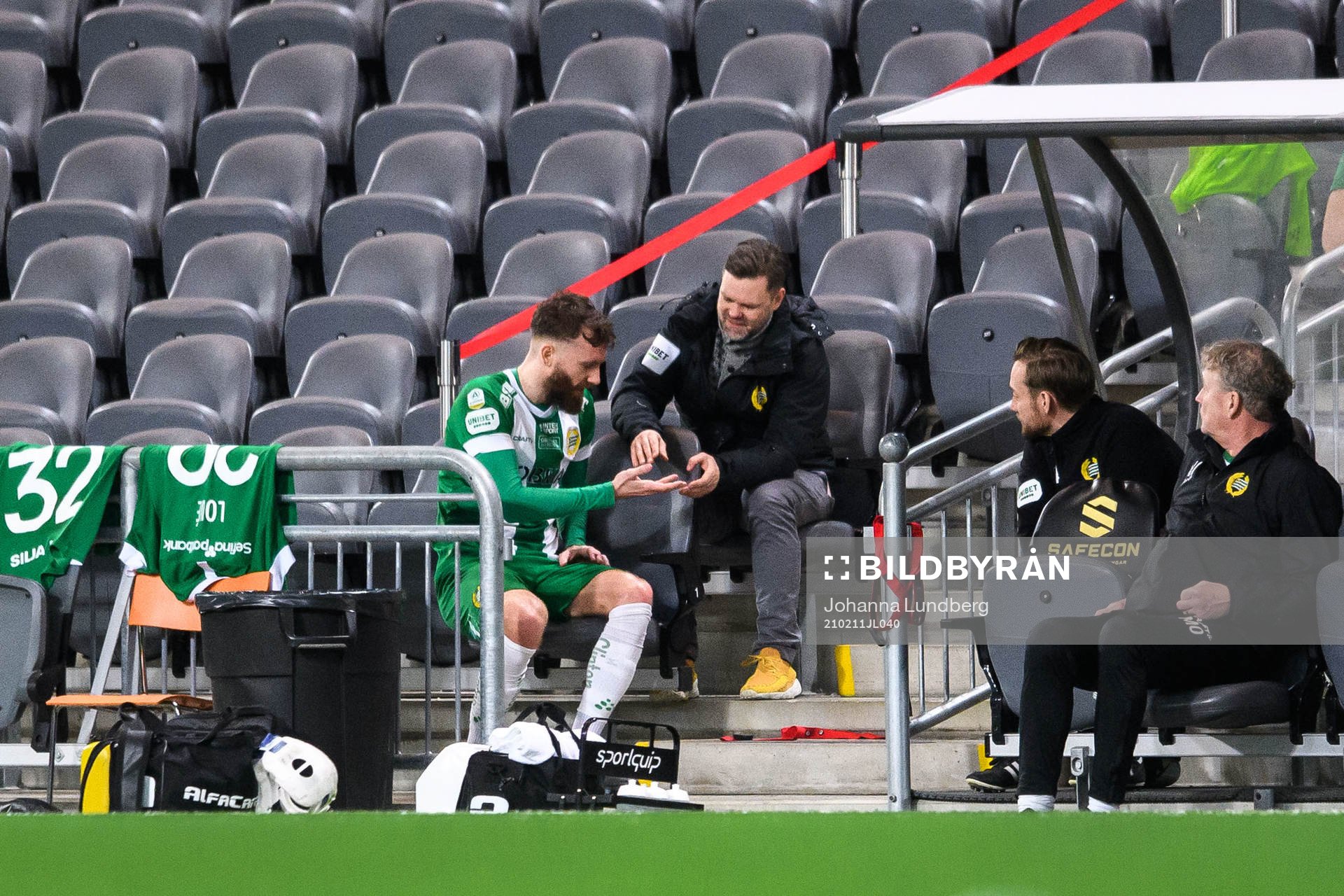 Hammarbys Simon Sandberg blir utbytt