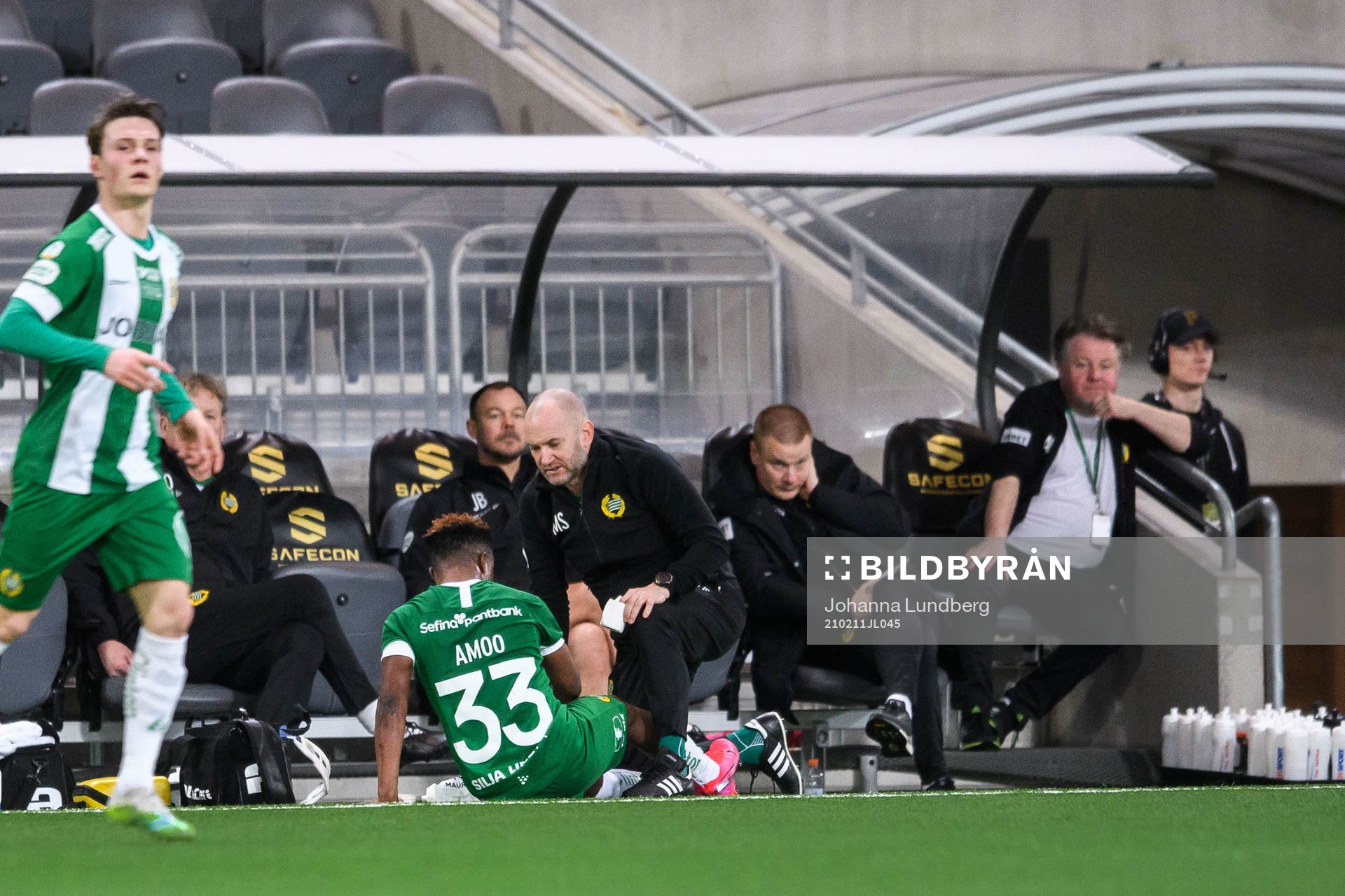 Hammarbys Akinkunmi Amoo får vård