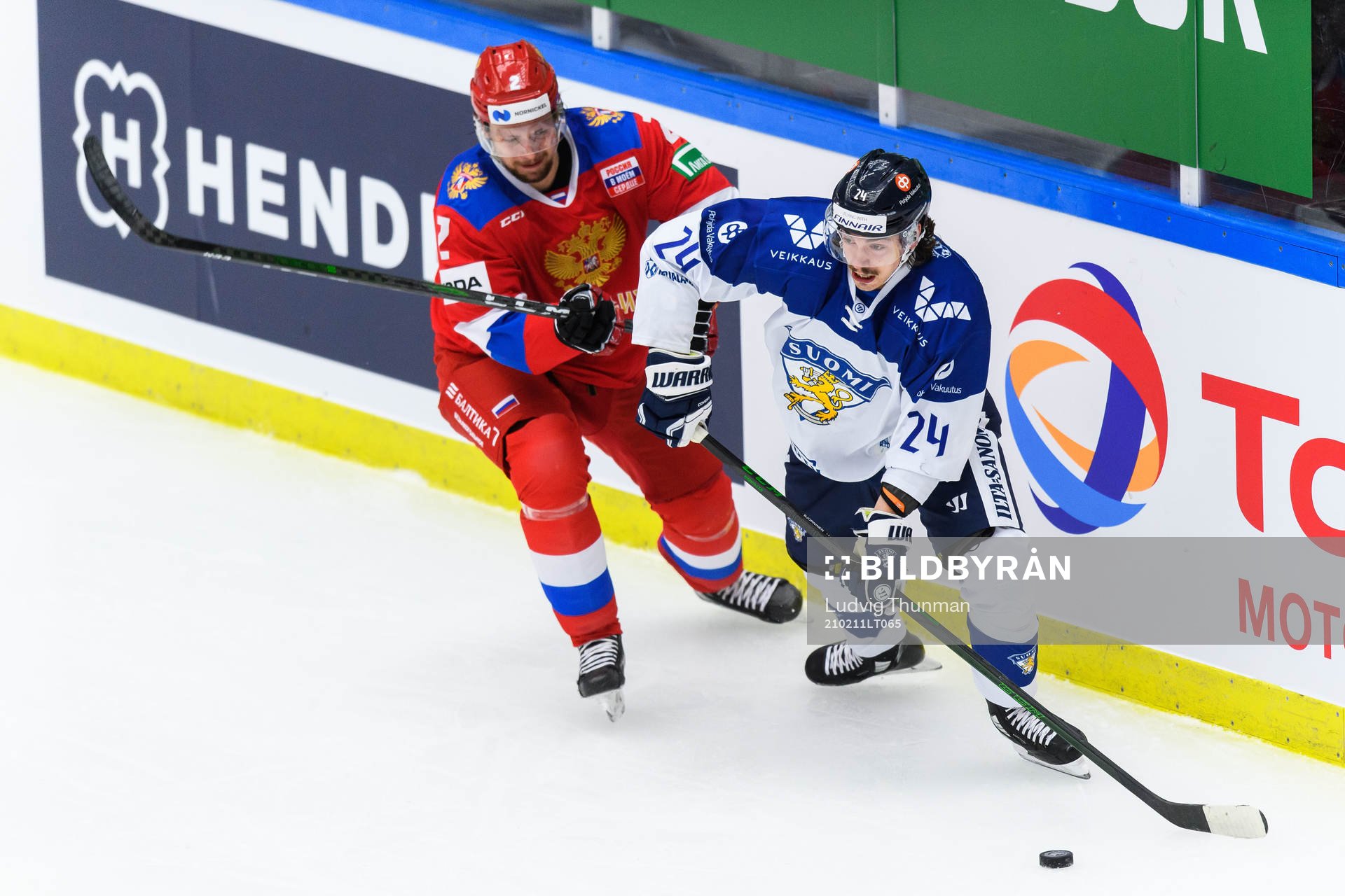 Sergei Zborovsky of Russia and Hannes Björninen of Finland
