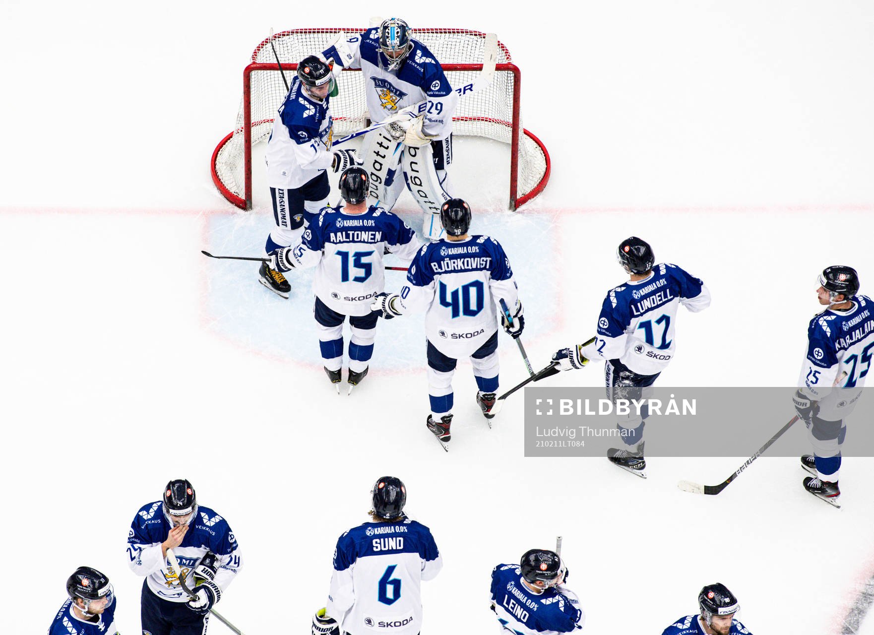 Players of Finland thank goalkeeper Harri Säteri