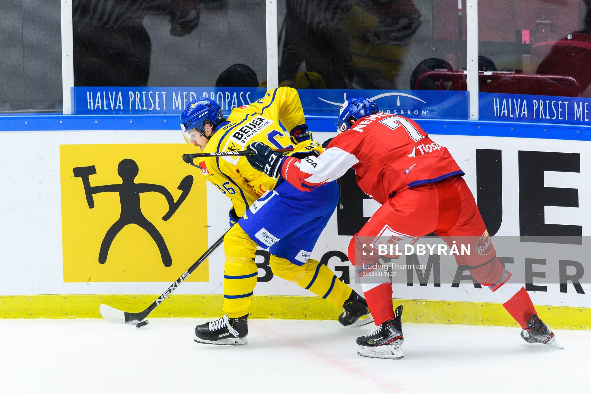 Emil Larsson of Sweden and David Nemecek of Czech Republic