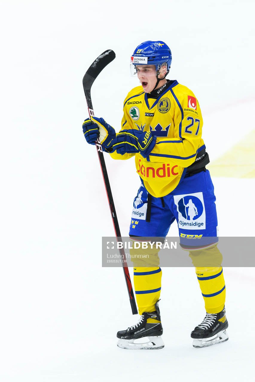Nils Lundkvist of Sweden celebrates