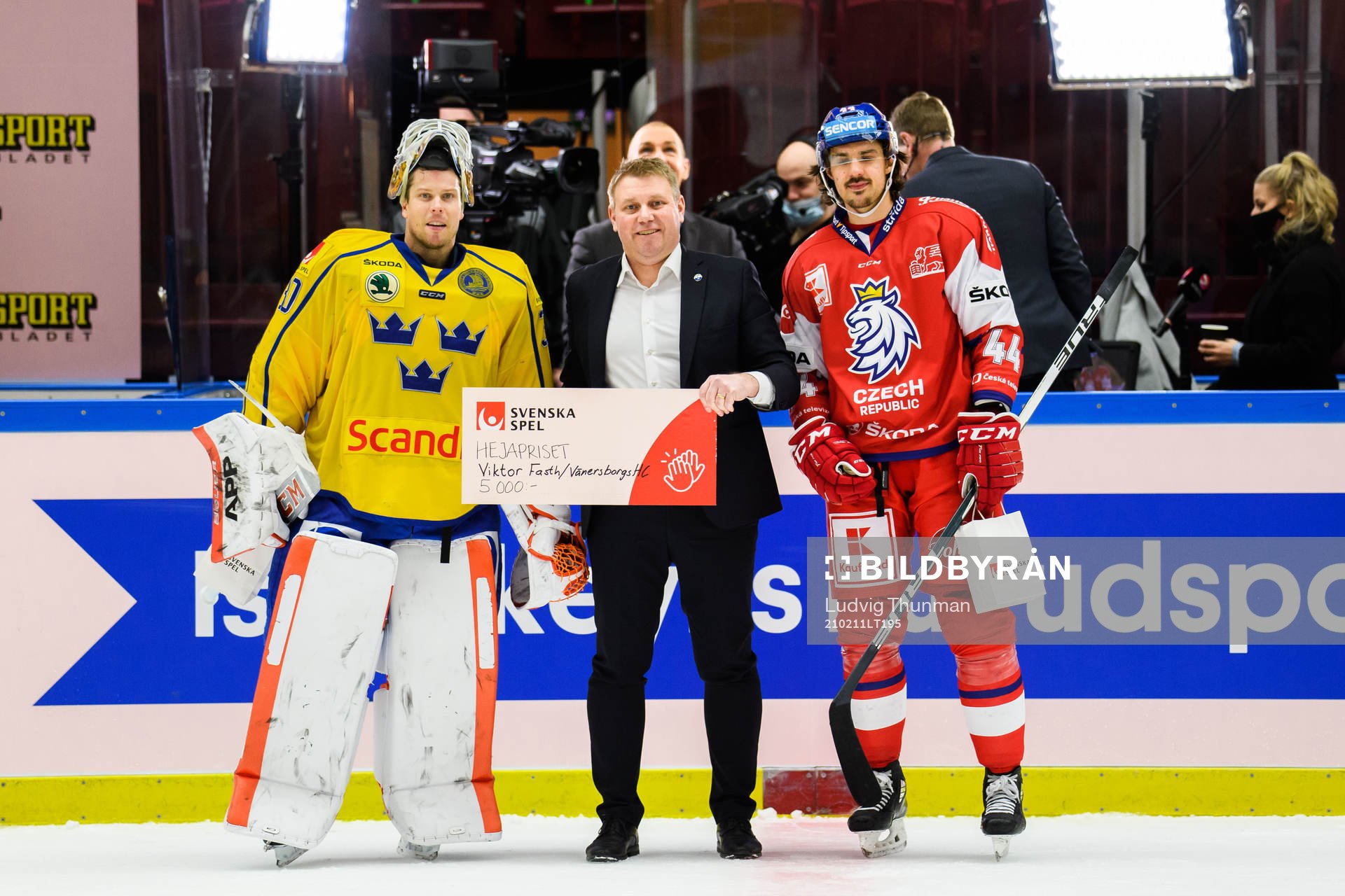 Goalkeeper Viktor Fasth of Sweden and Matej Stransky of