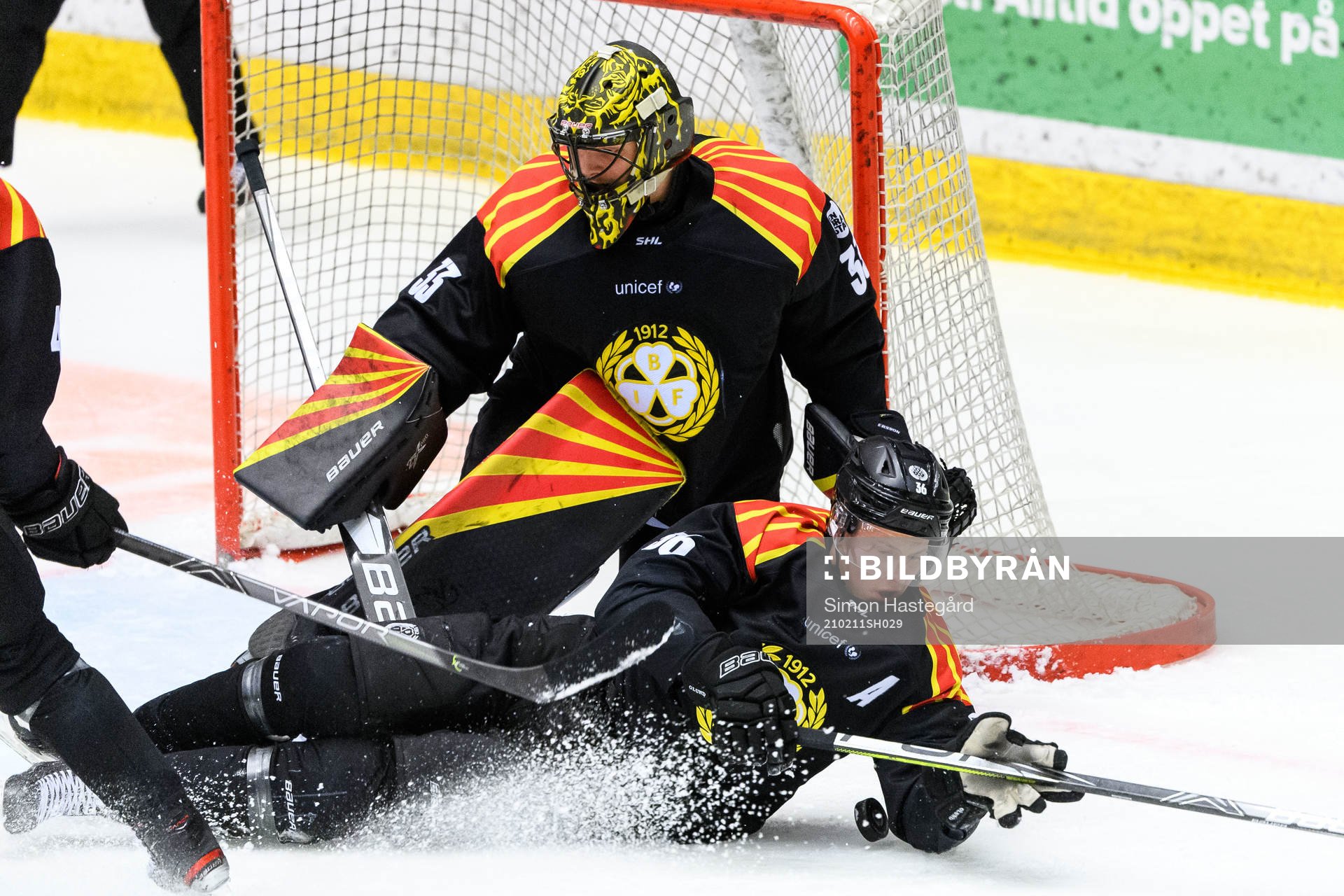 Brynäs målvakt Samuel Ersson och Linus Ölund