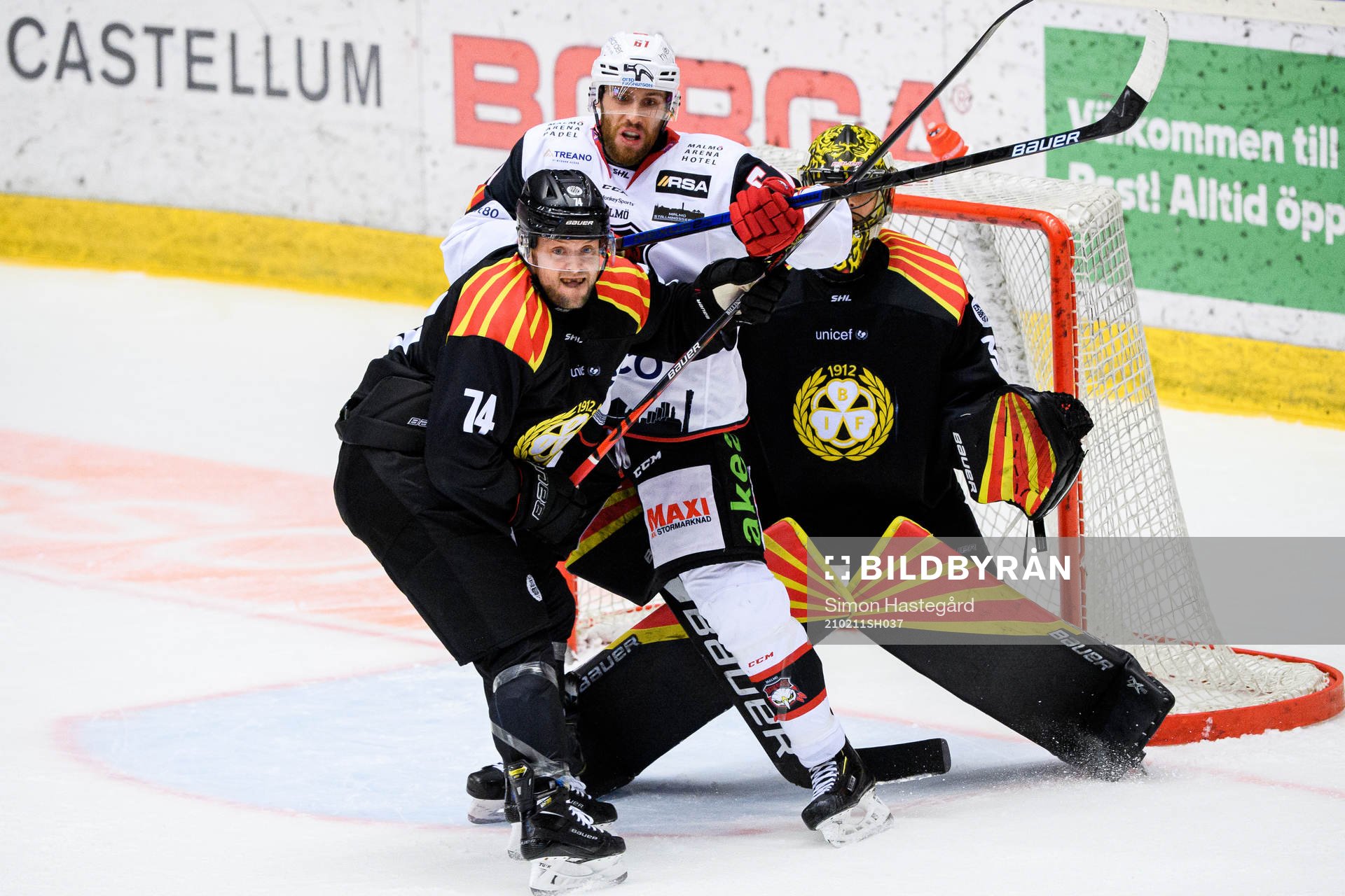 Malmö Redhawks Quinton Howden oroar framför Brynäs Chad