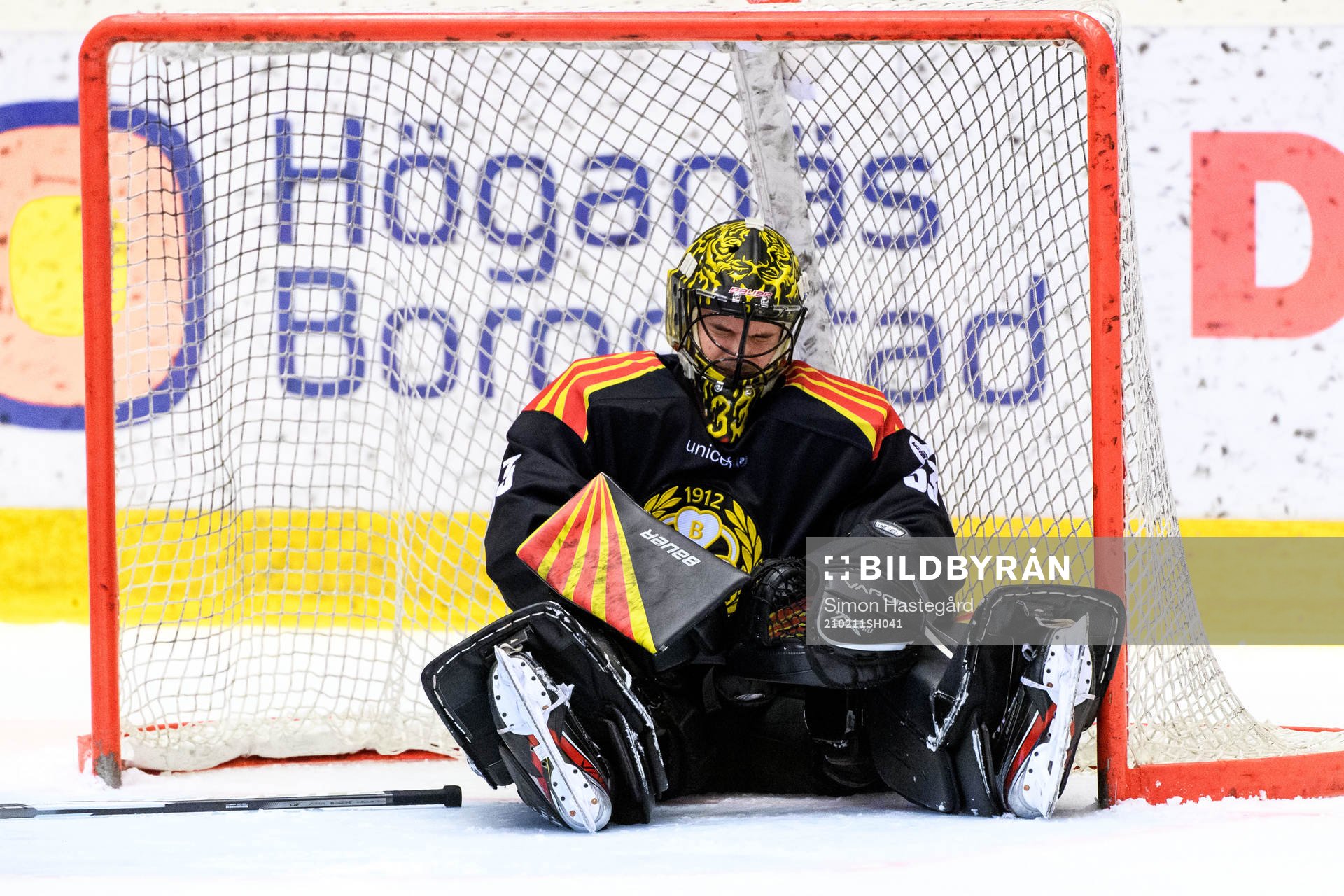 Brynäs målvakt Samuel Ersson har ont