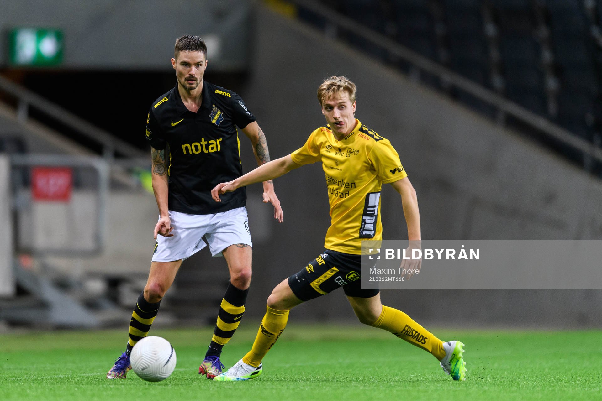 s Mikael Lustig och Elfsborgs Jeppe Møldrup Okkels