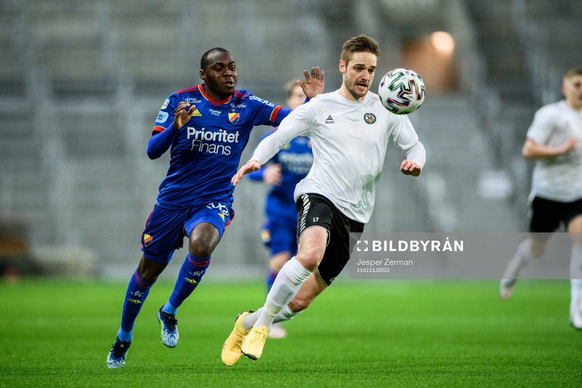 Djurgårdens Edward Chilufya och Örebros Johan Mårtensson