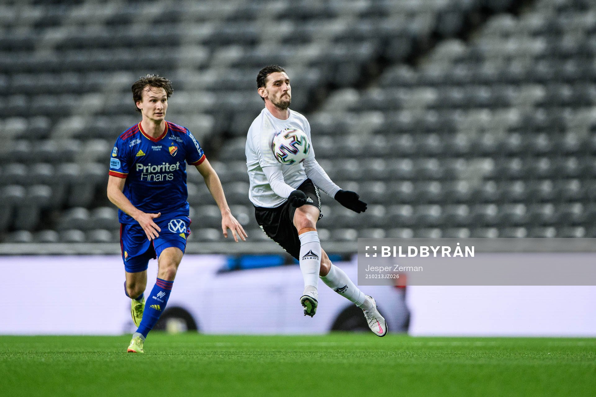 Djurgårdens Hjalmar Ekdal och Örebros Agon Mehmeti