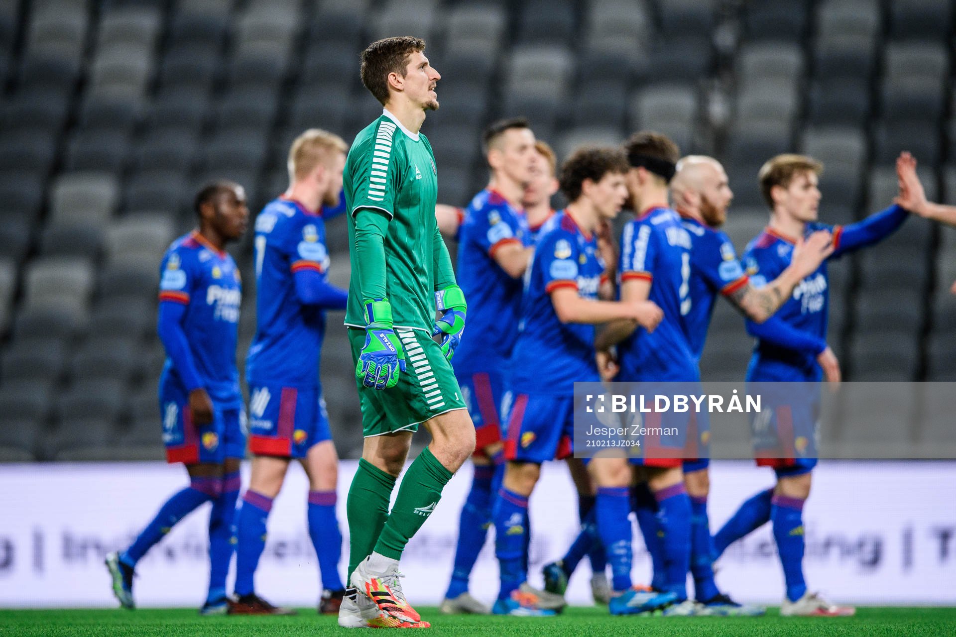 Örebros målvakt Bobby Allain deppar