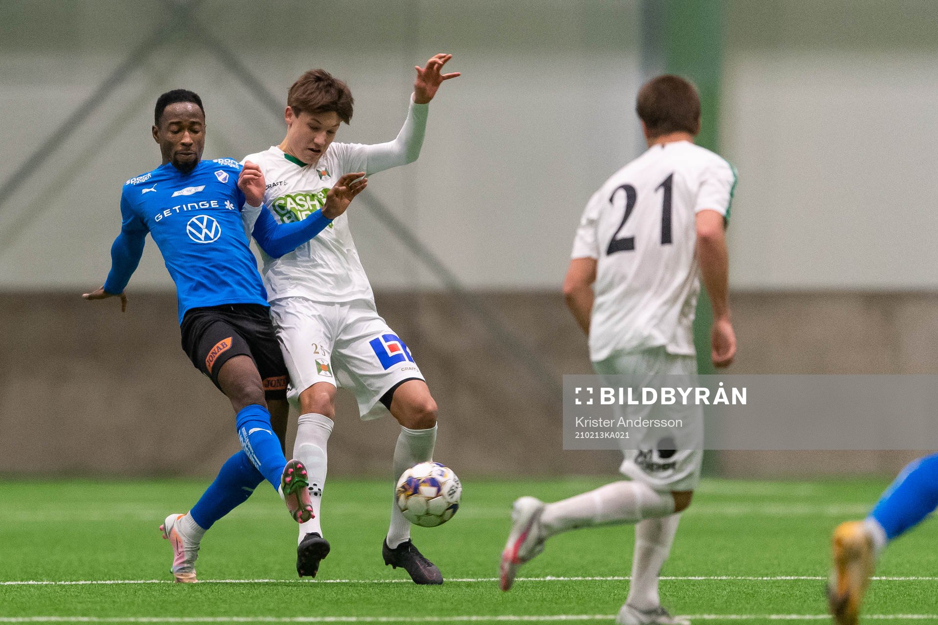Halmstads Sadat Karim och Varbergs Noah Johansson