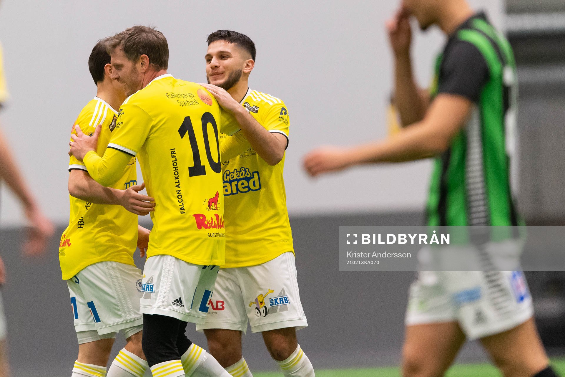 Falkenbergs spelare jublar