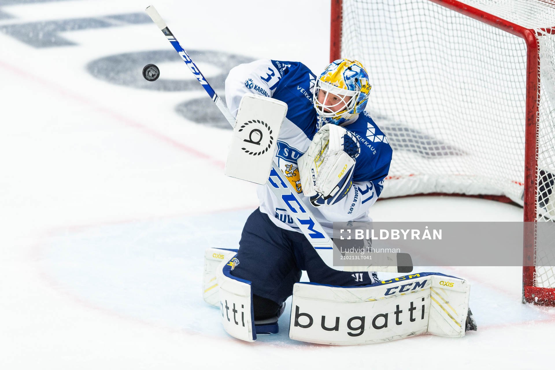 goalkeeper Janne Juvonen of Finland