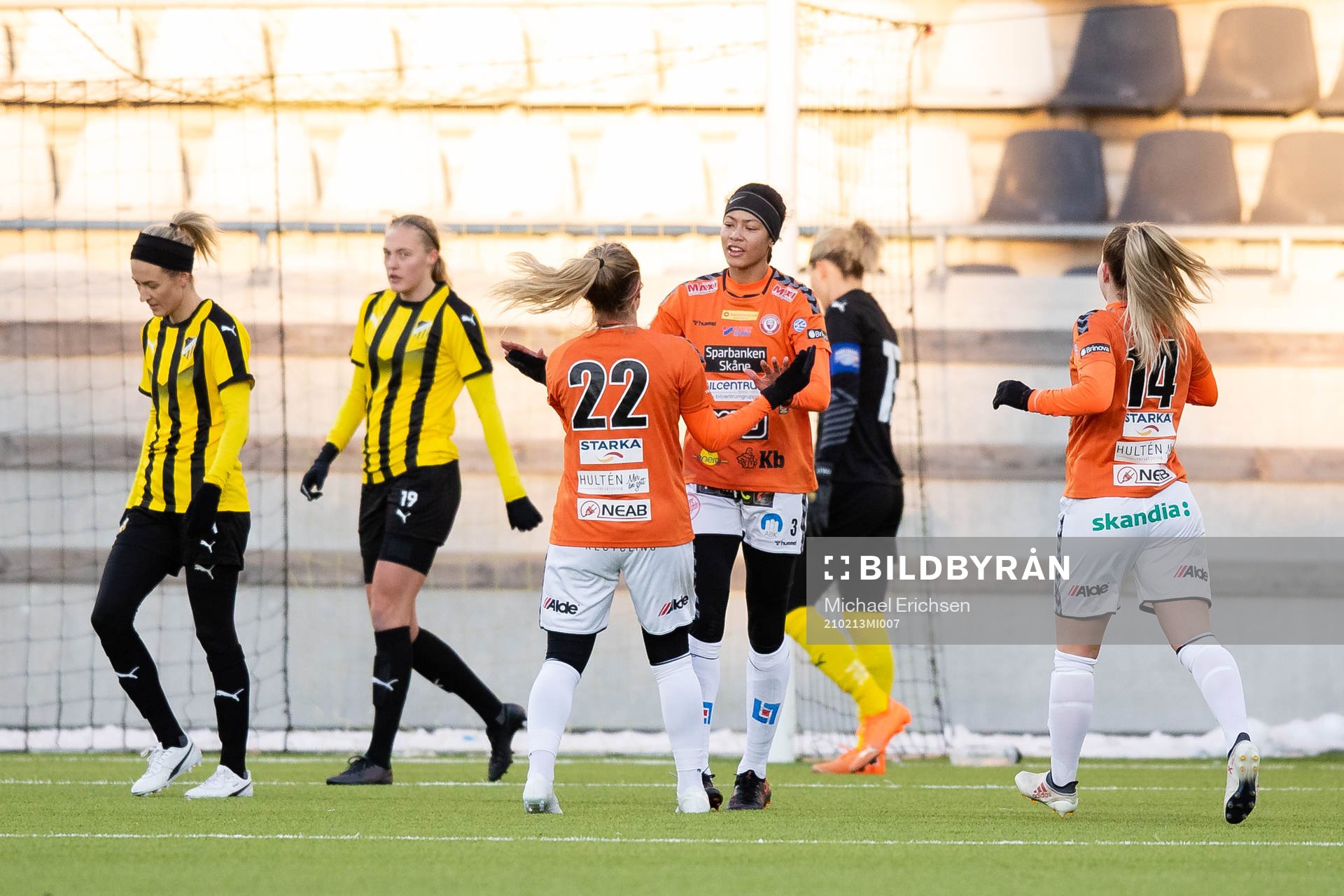 Kristianstads Sveindis Jane Jonsdottir jublar med