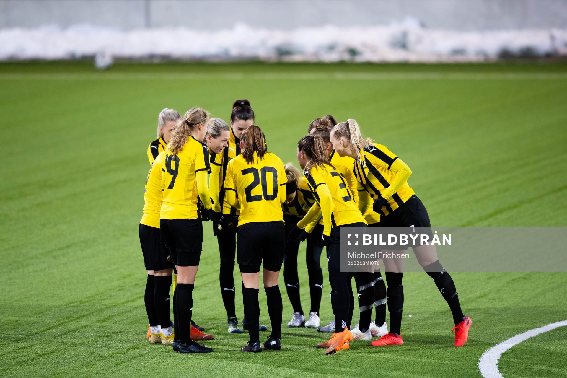 Häcken samlade innan andra halvlek av träningsmatchen i