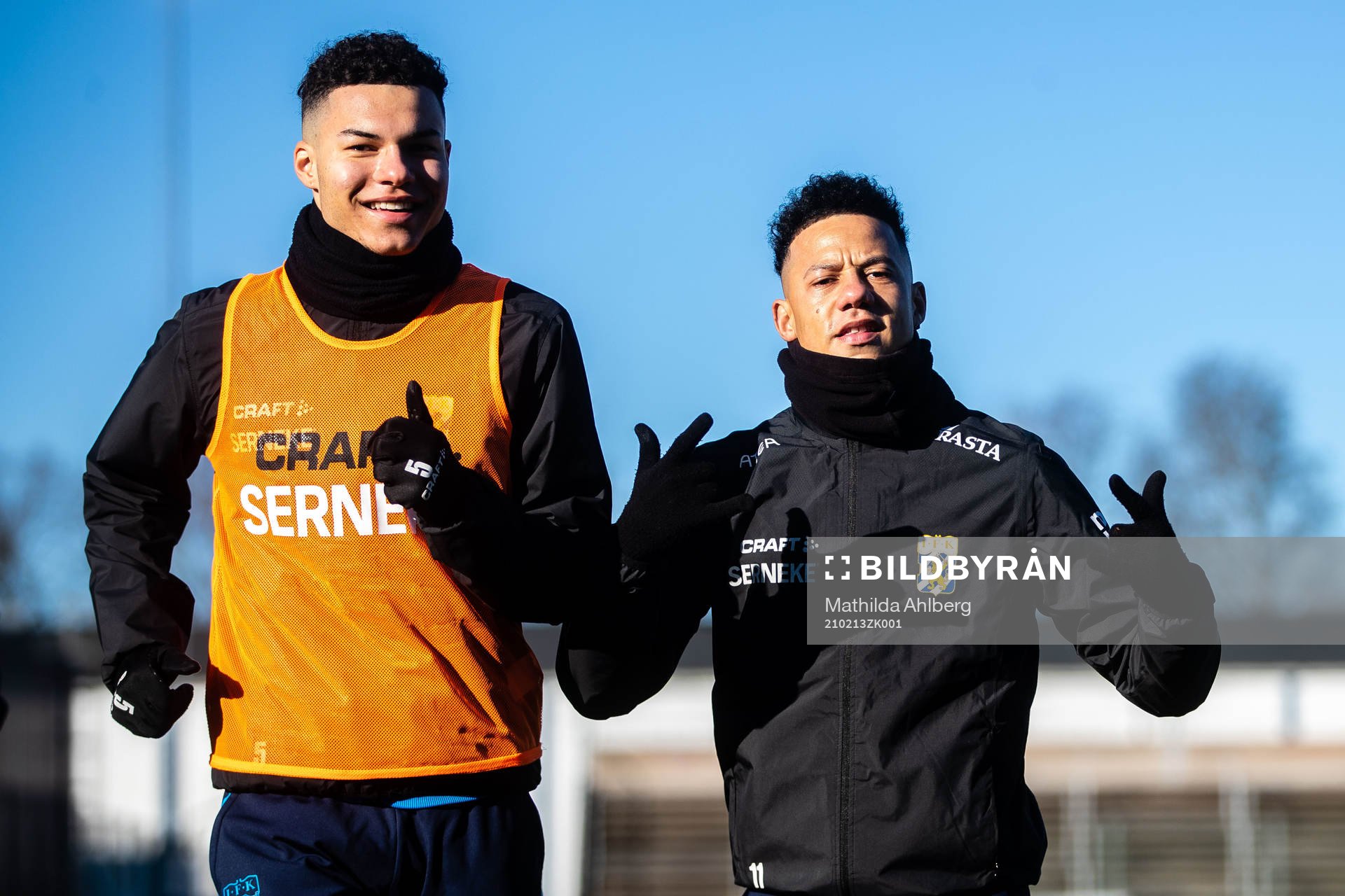 IFK Göteborg Alexander Jallow och Tobias Sana värmer upp