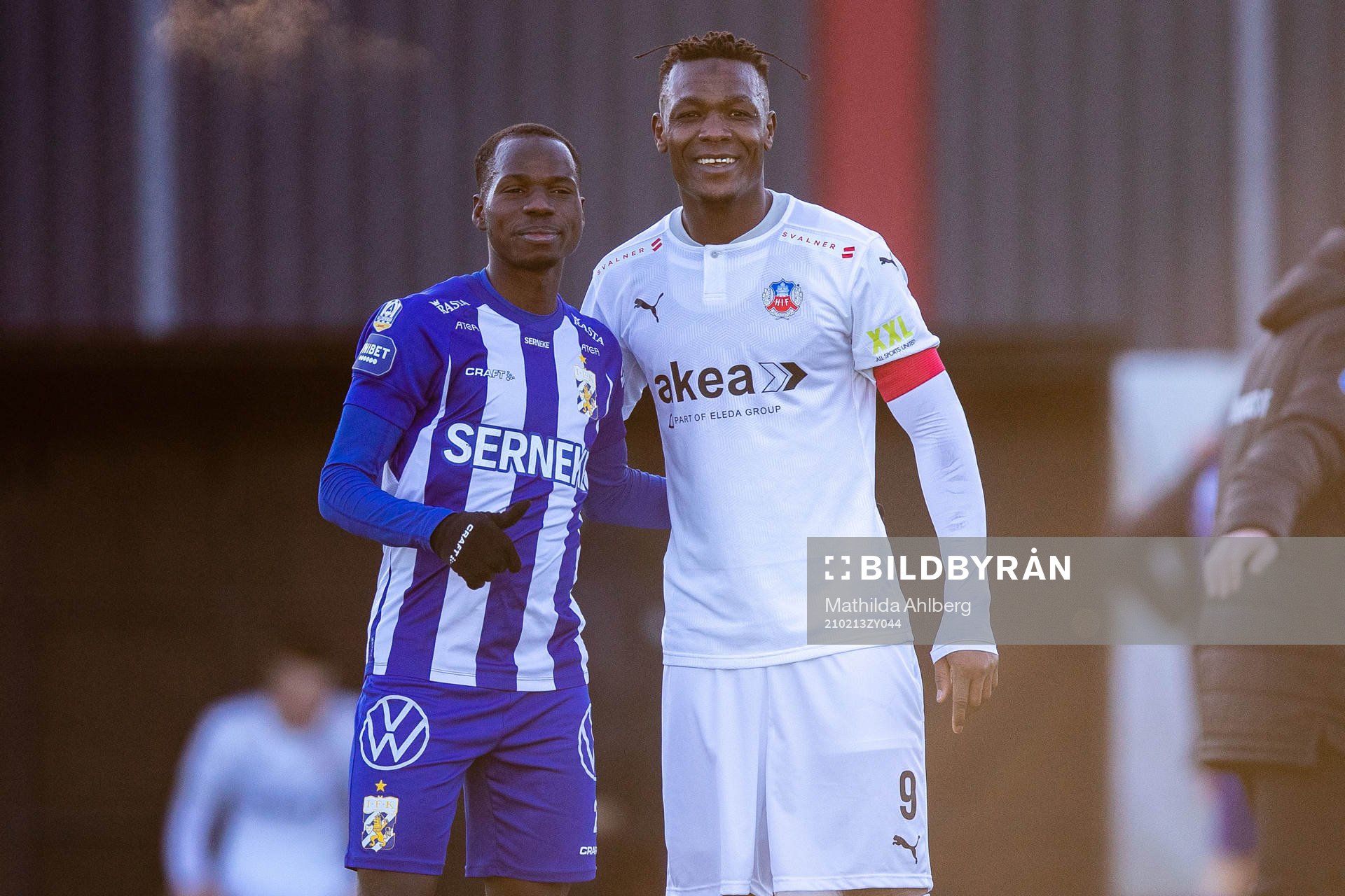 IFK Göteborg Alhassan Yusuf och Helsingborgs Alhaji Gero under träningsmatchen i fotboll mellan Helsingborg och IFK Göteborg den 13 februari 2021 i Helsingborg.