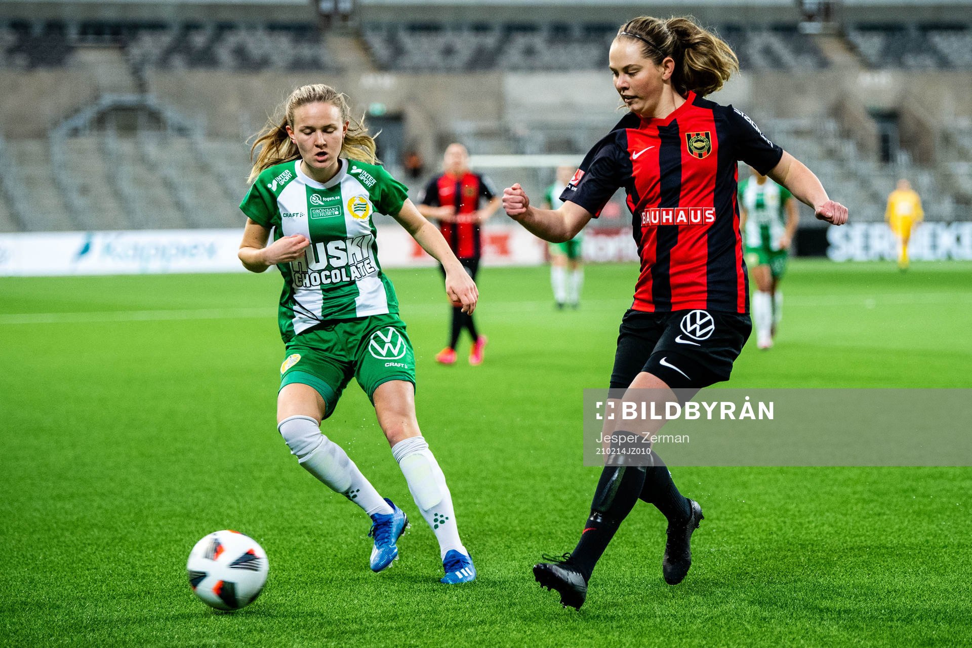 Hammarbys Matilda Vinberg och Brommapojkarnas Lovisa Norrby
