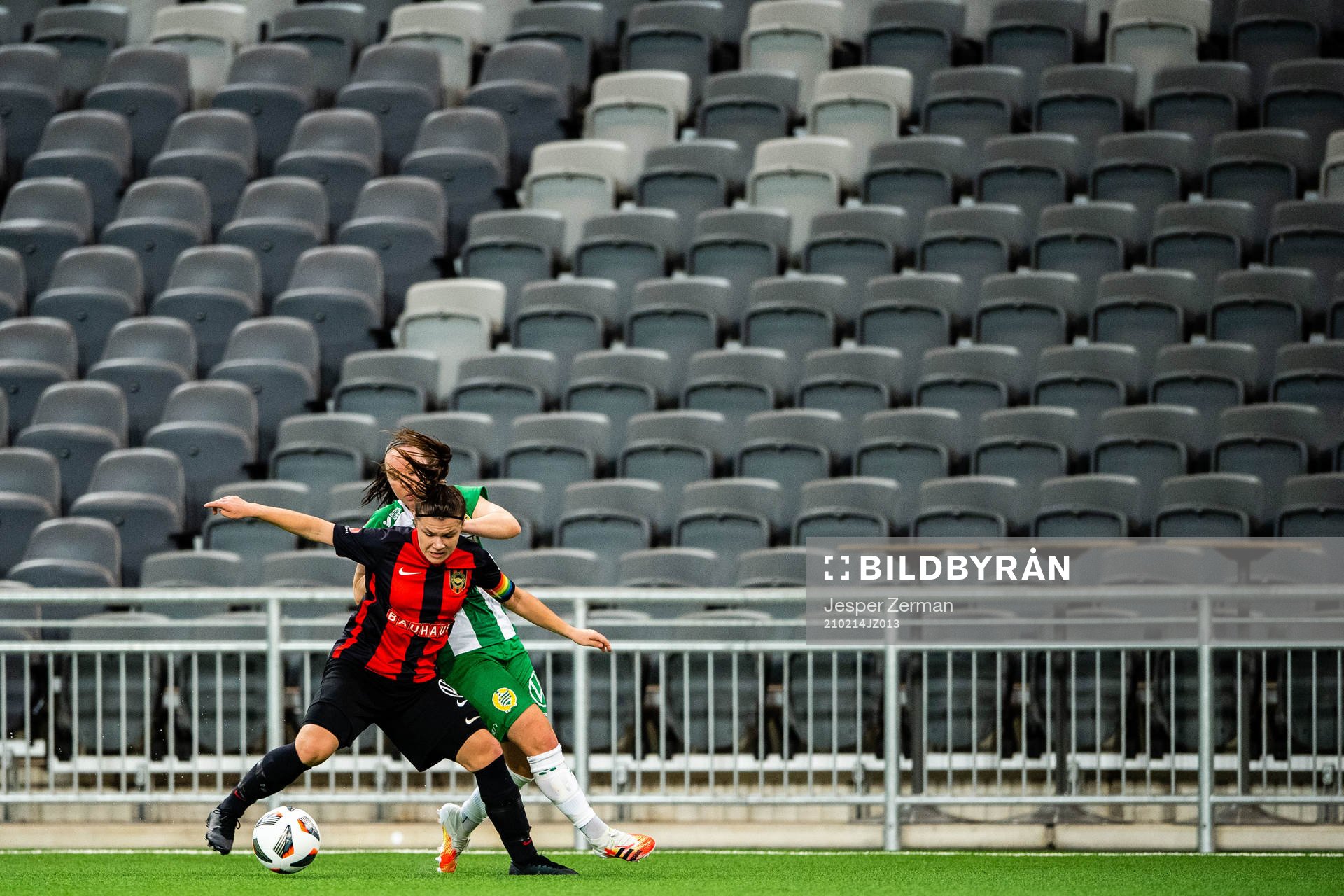 Brommapojkarnas Alexsandra Lobanova och Hammarbys June