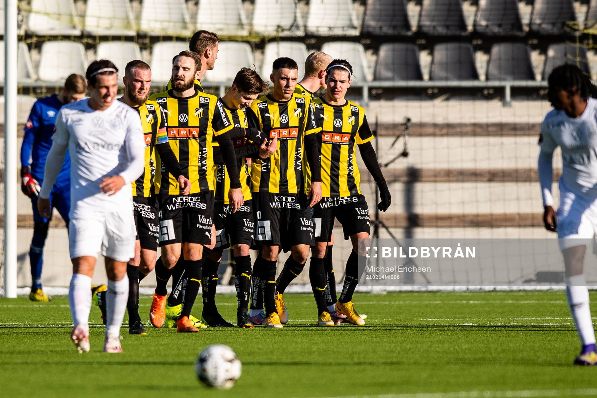 Häckens Ali Youssef med lagkamrater