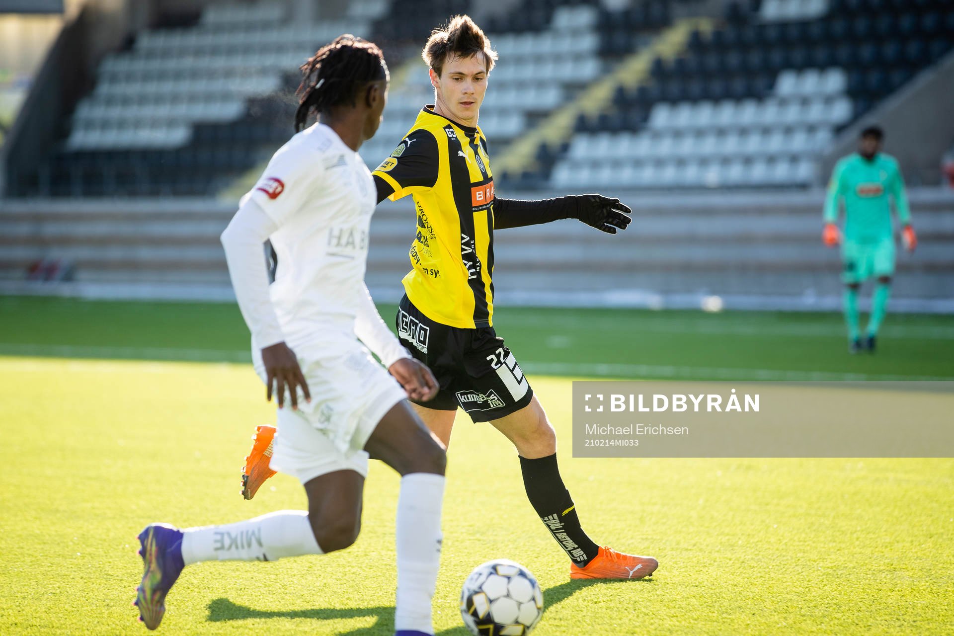 Häckens Tobias Carlsson mot Örgrytes Mohamed Said Adan