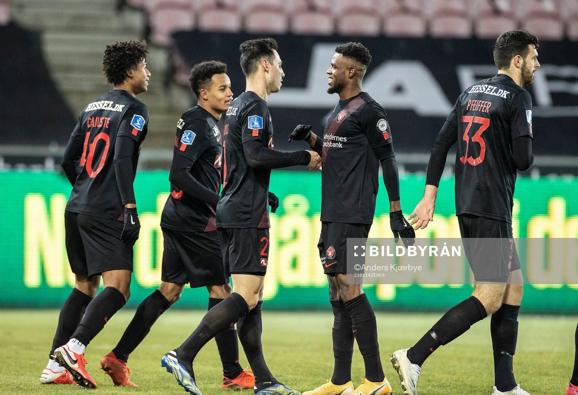 [DK=20210214: Spillerne fra FC Midtjylland jubler
