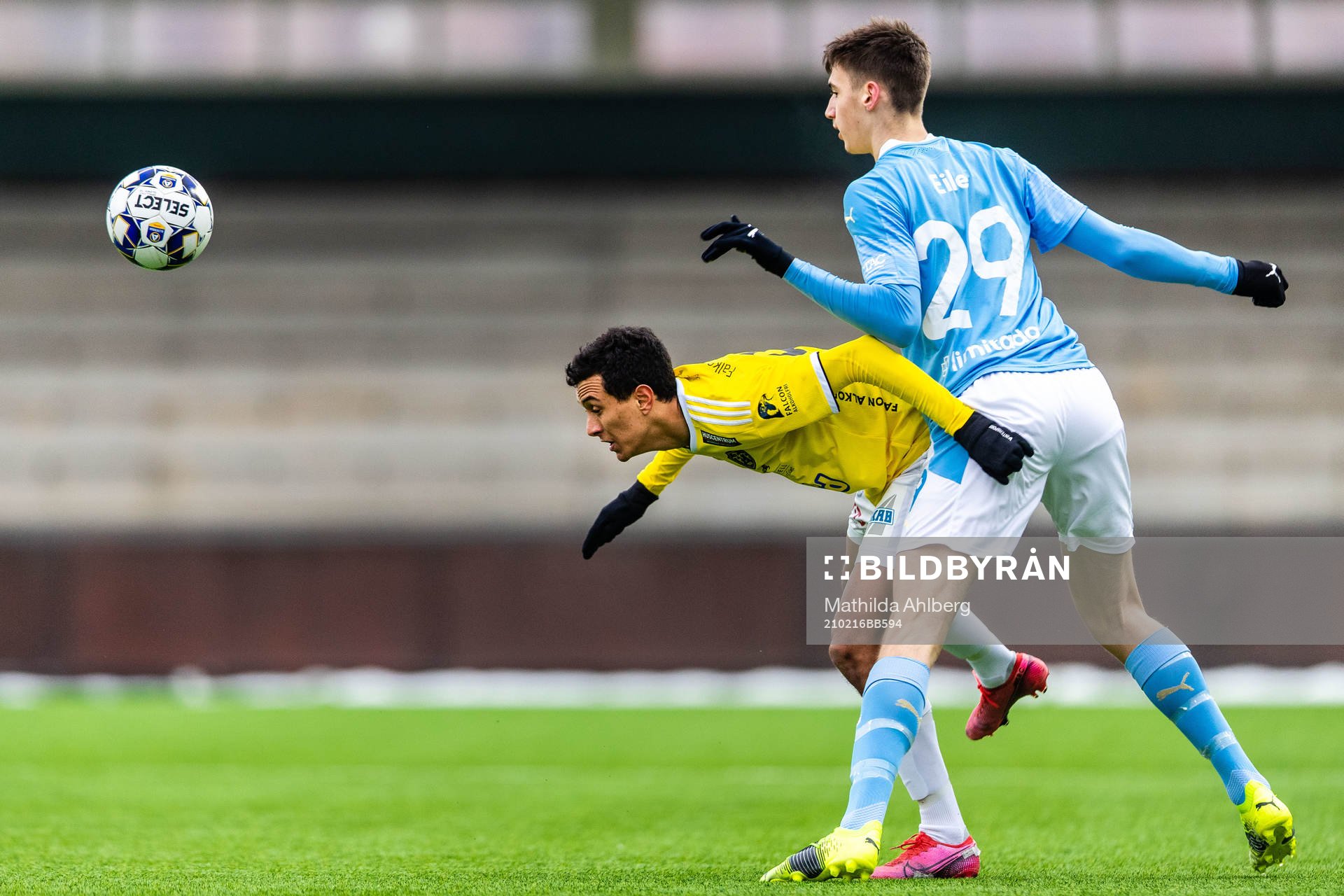 Falkenbergs Oliver Hintsa och Malmö FFs Noah Eile
