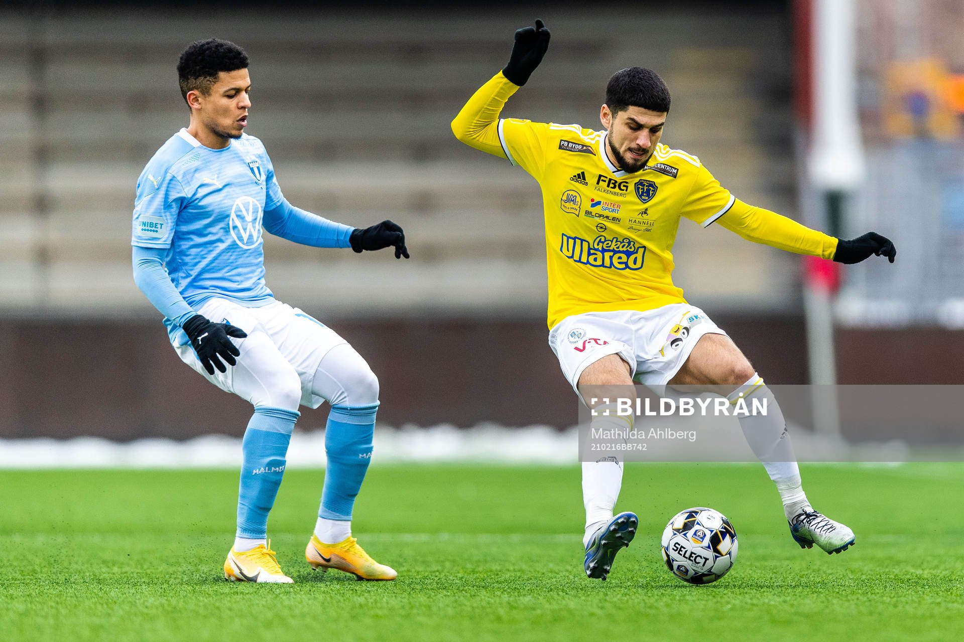 Malmö FFs Romain Gall och Falkenbergs Mahmut Özen