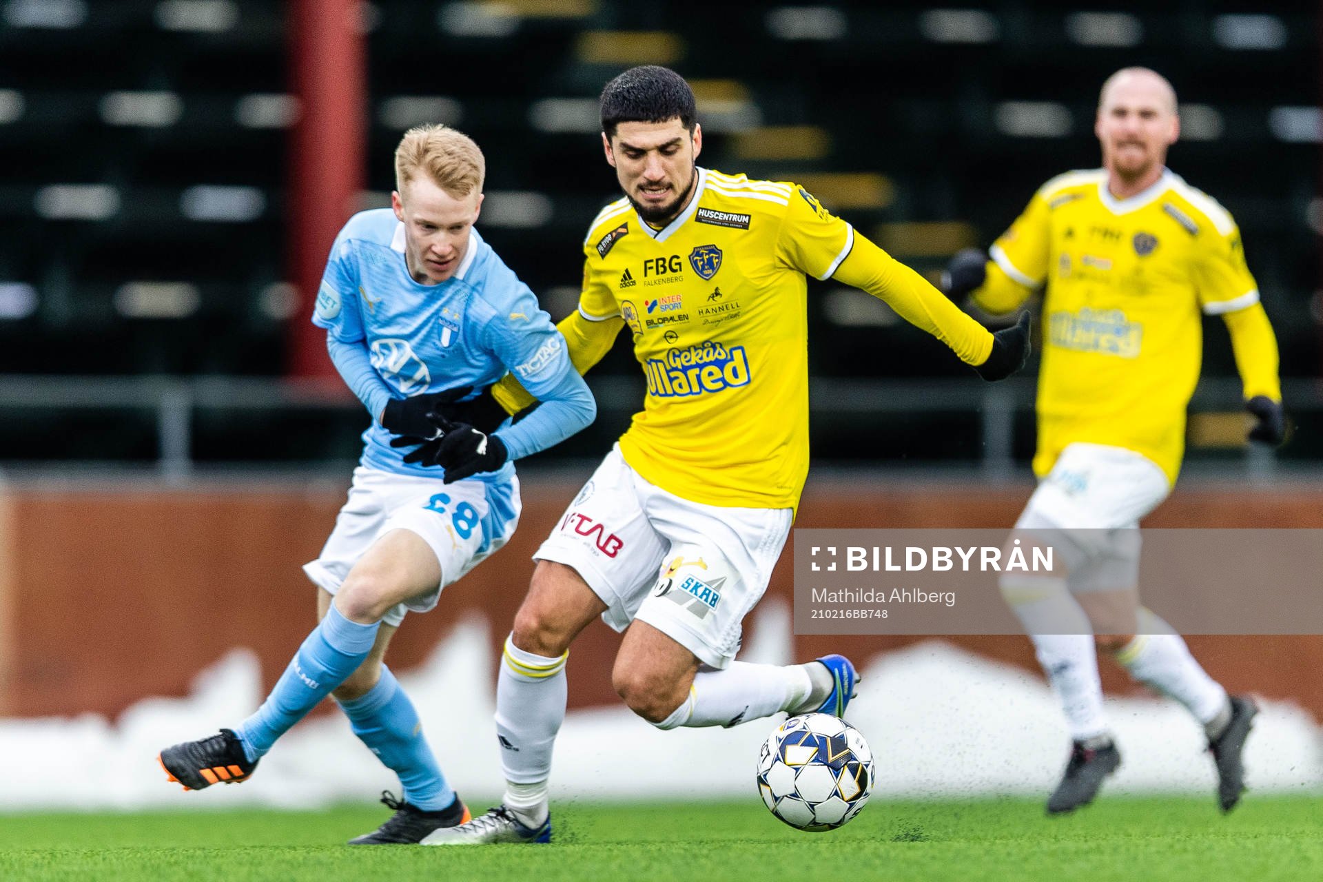 Malmö FFs David Edvardsson och Falkenbergs Edi Sylisufaj