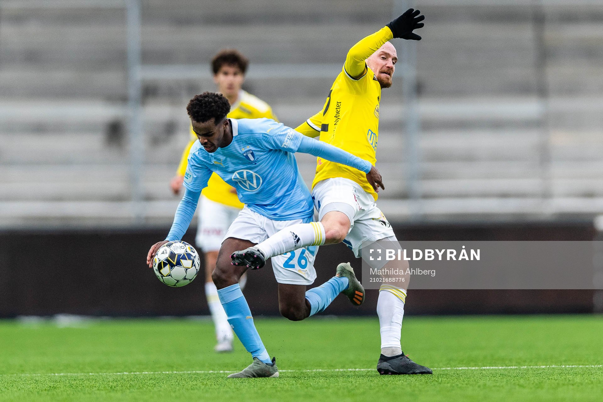Malmö FFs Mubaarak Nuh och Falkenbergs Christoffer Carlsson