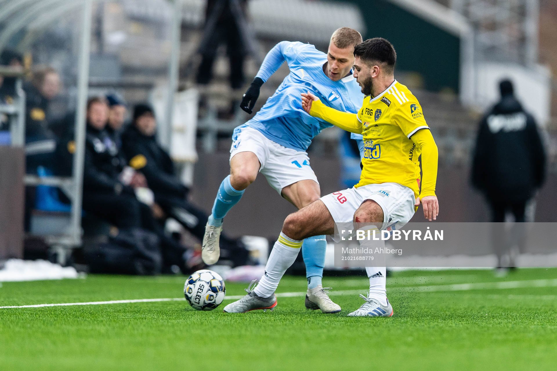 Malmö FFs Felix Beijmo och Falkenbergs Edi Sylisufaj