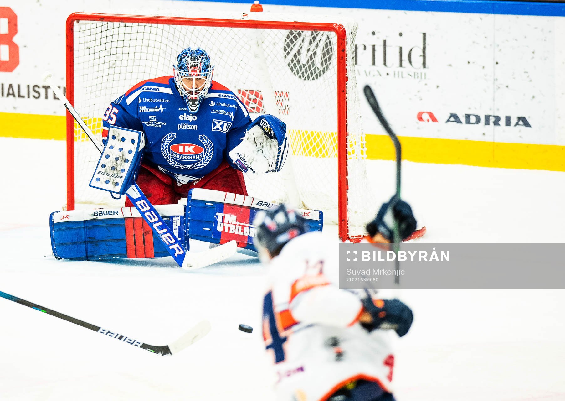 Oskarshamns målvakt Joe Cannata och Växjös Emil