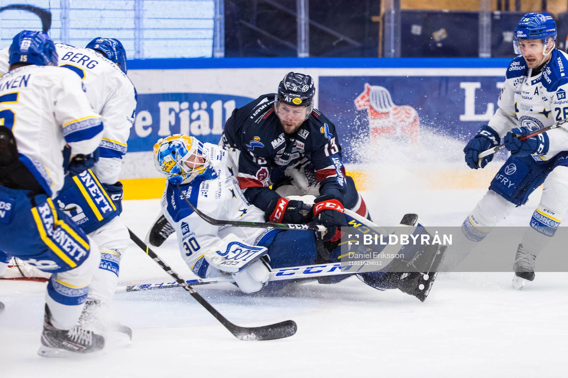 Linköpings Andrew Gordon och Leksands målvakt Janne