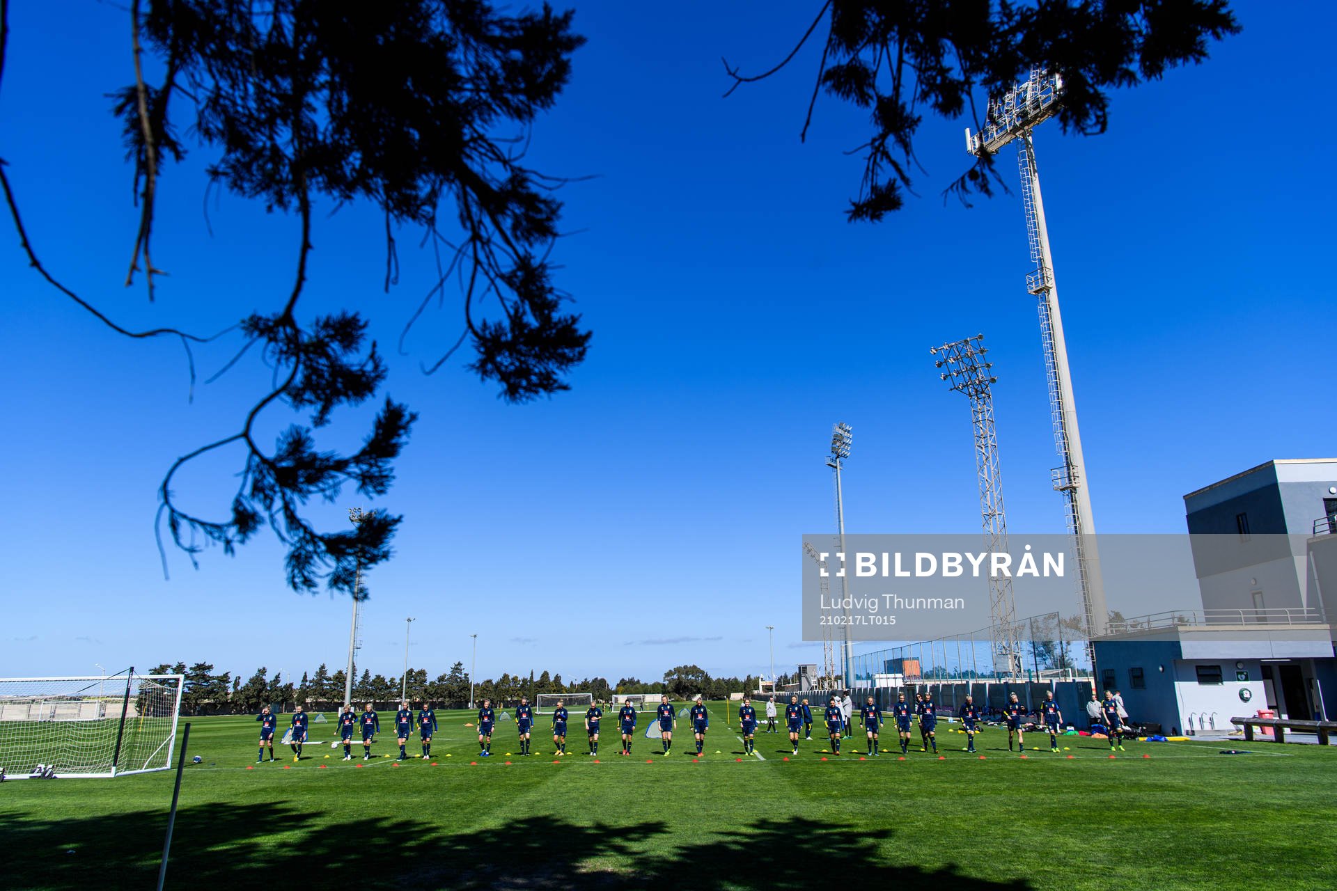 Players of Sweden warm up
