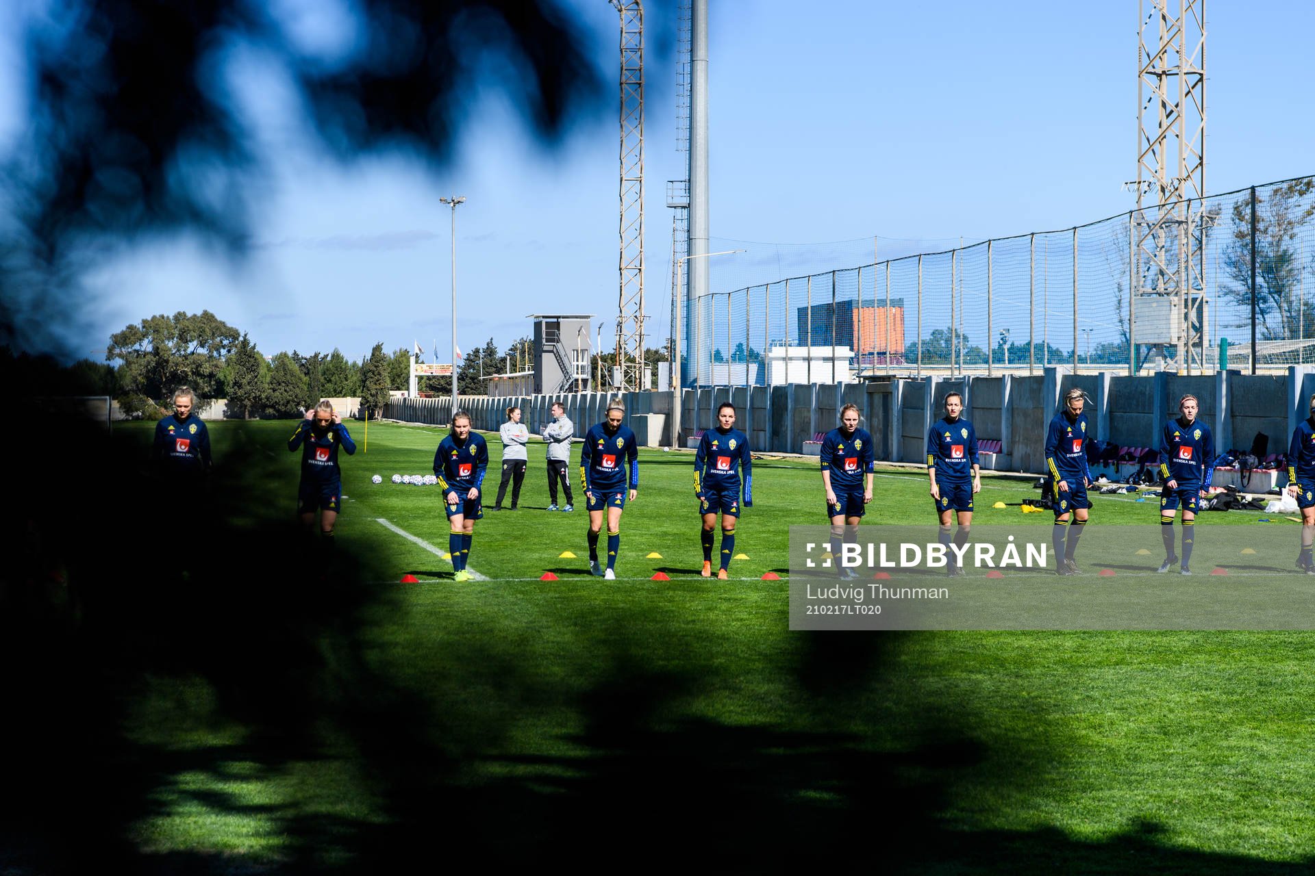 Players of Sweden warm up