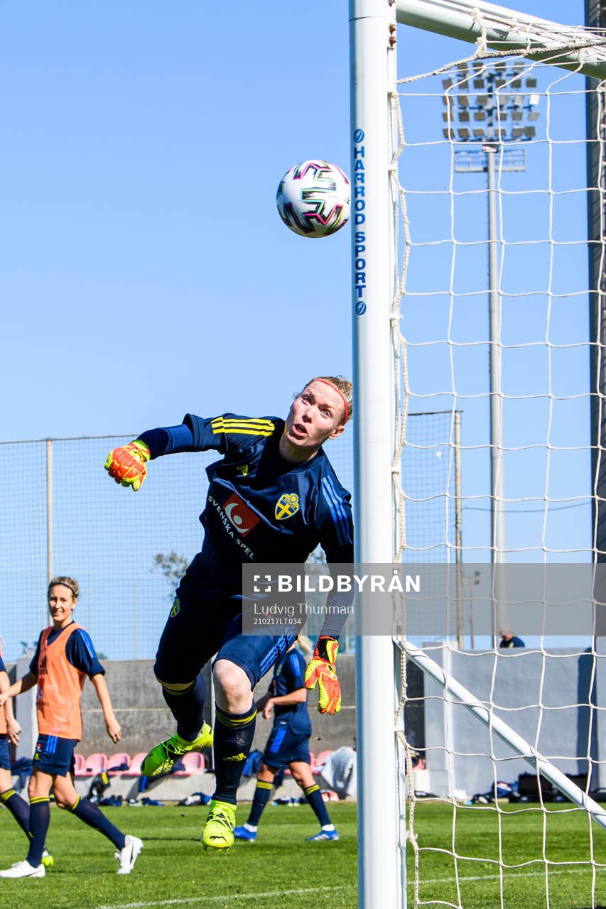 Goalkeeper Hedvig Lindahl