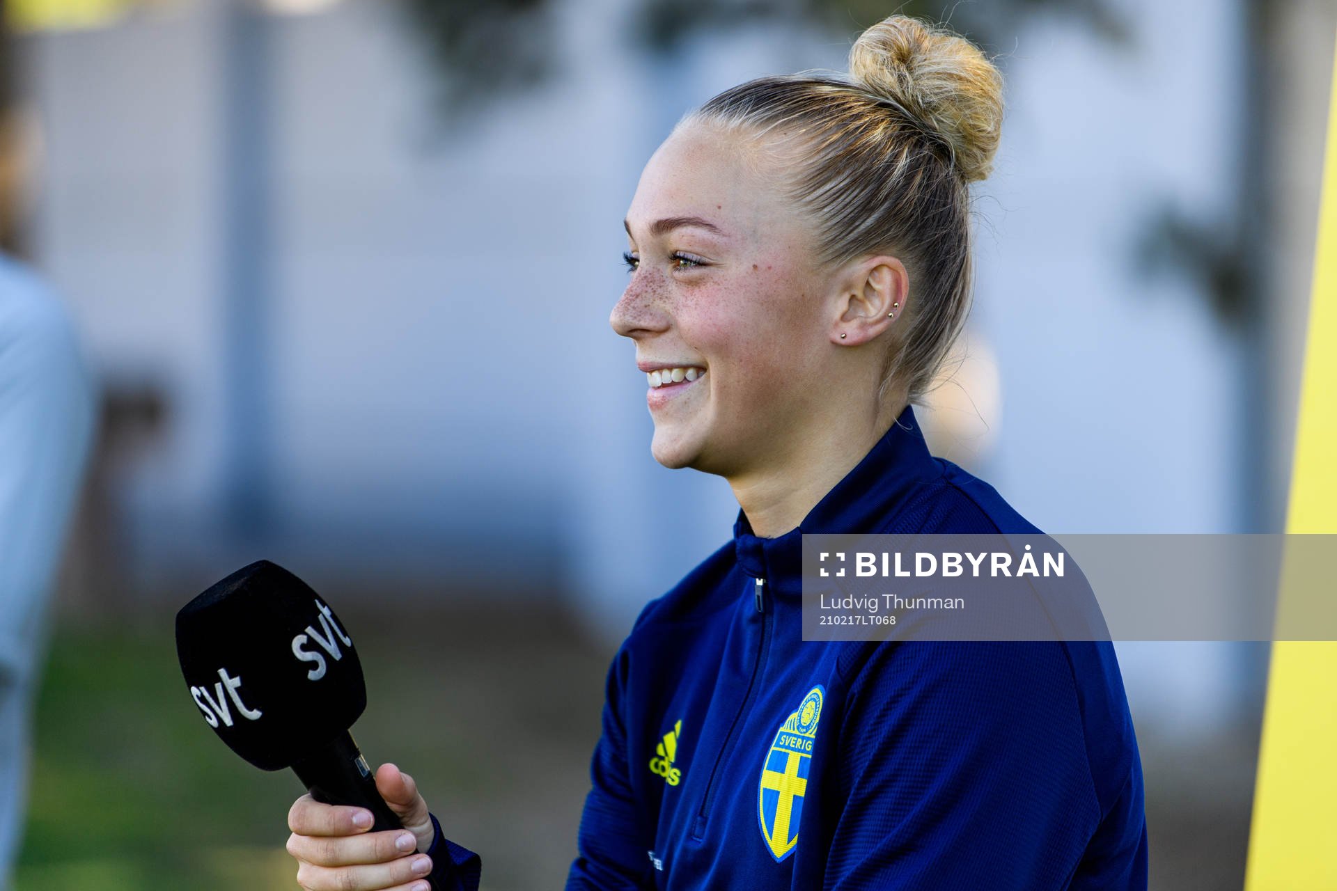 Hanna Bennison is interviewed by the media
