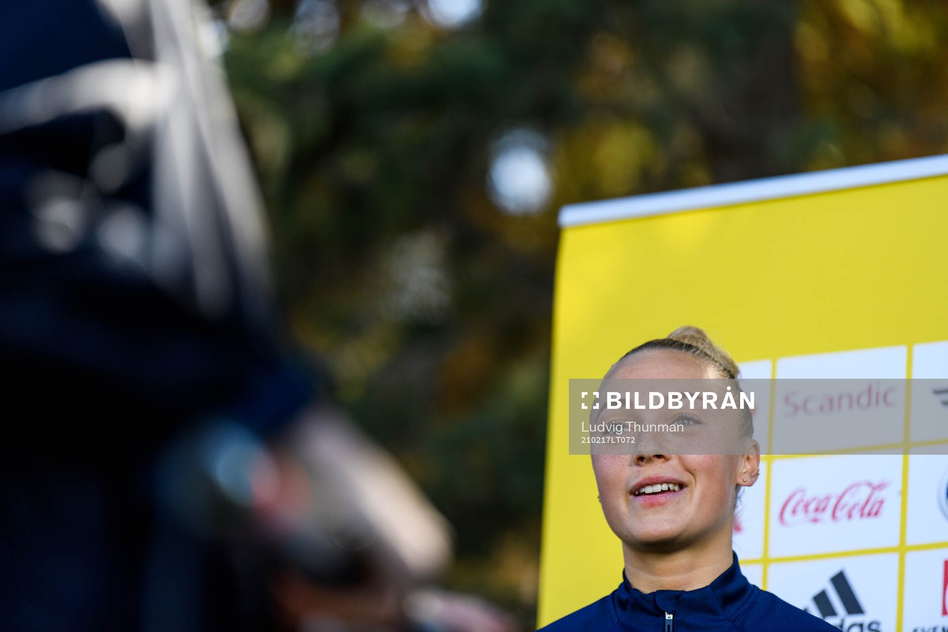 Hanna Bennison is interviewed by the media
