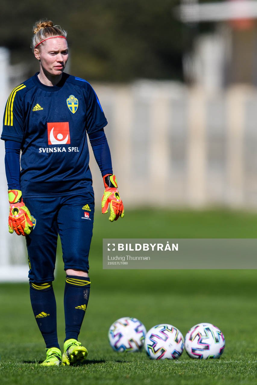 Goalkeeper Hedvig Lindahl