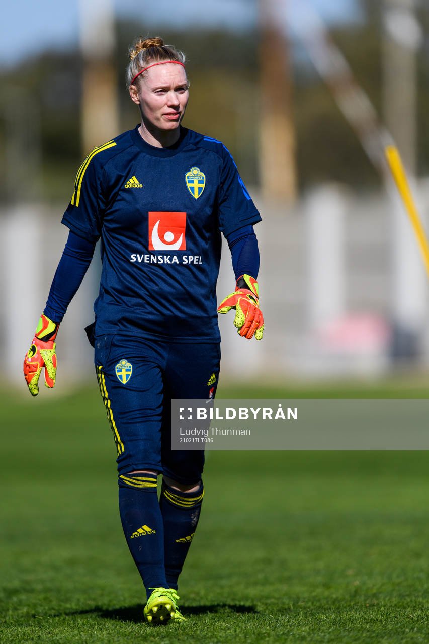 Goalkeeper Hedvig Lindahl