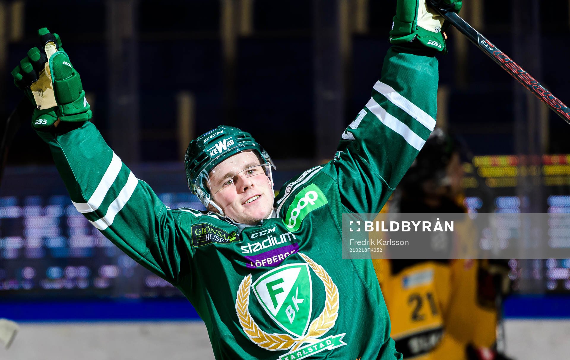 Färjestads Olle Lycksell  jublar