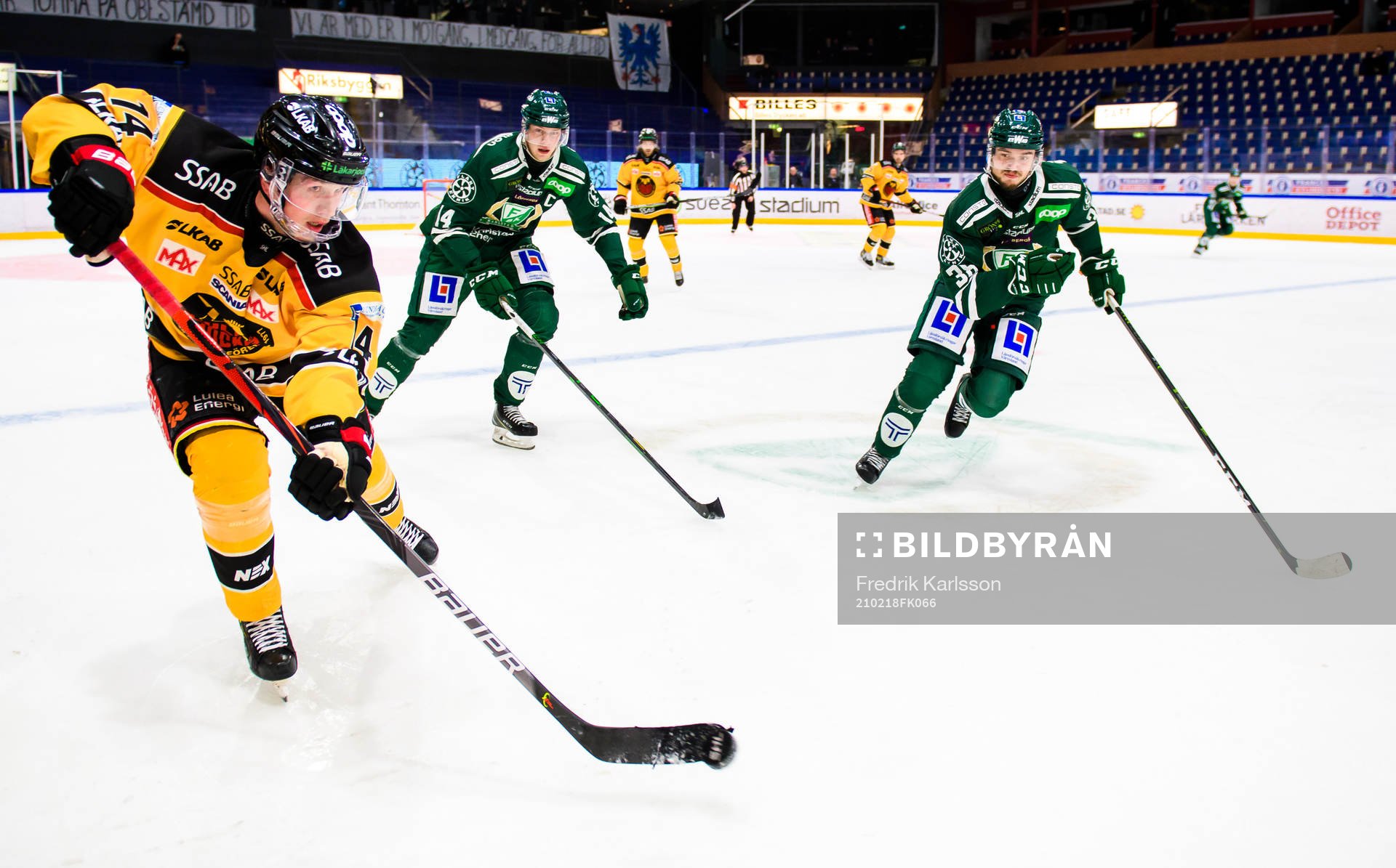 Luleås Jonas Berglund och Färjestads Victor Ejdsell och