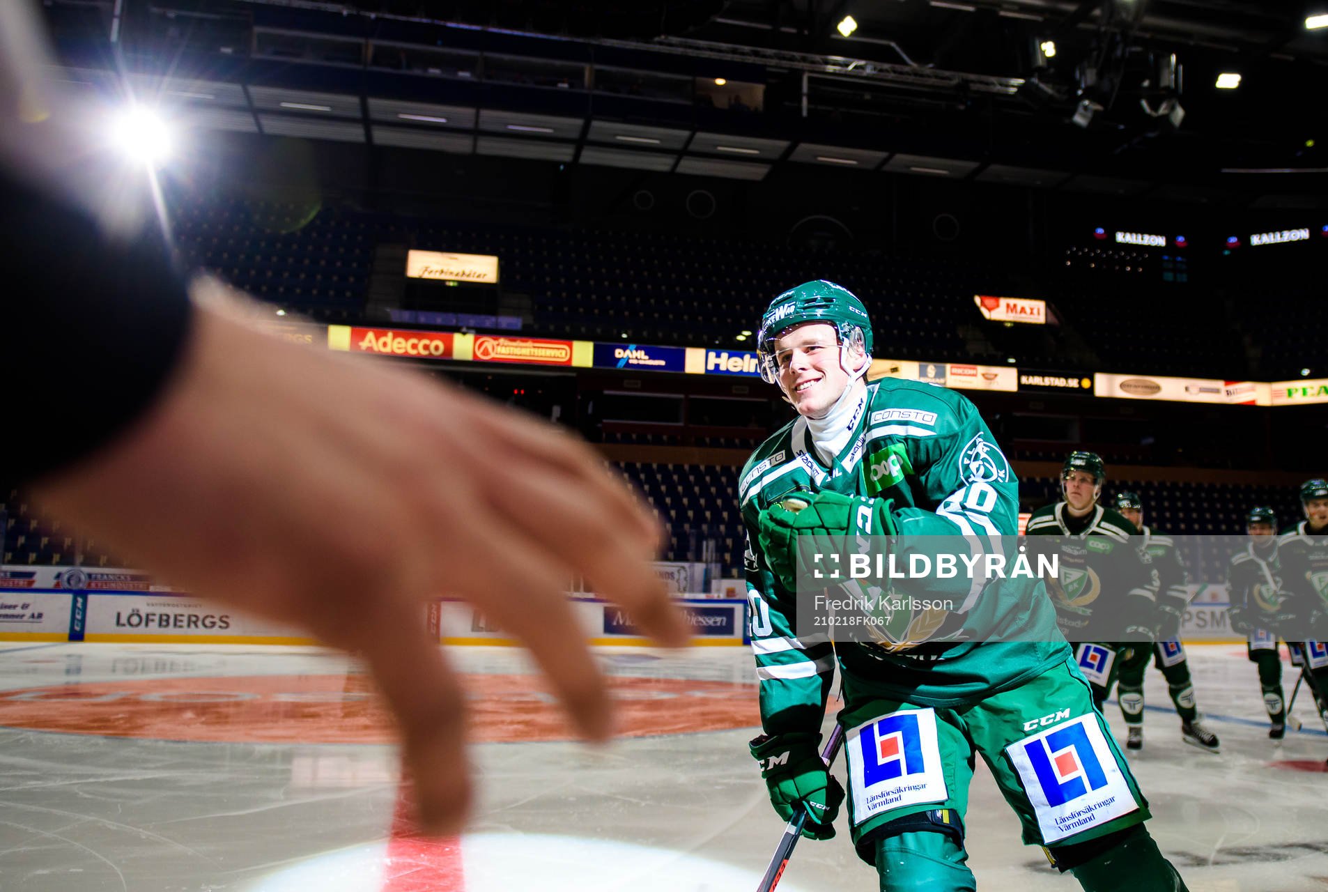 Färjestads Olle Lycksell  jublar