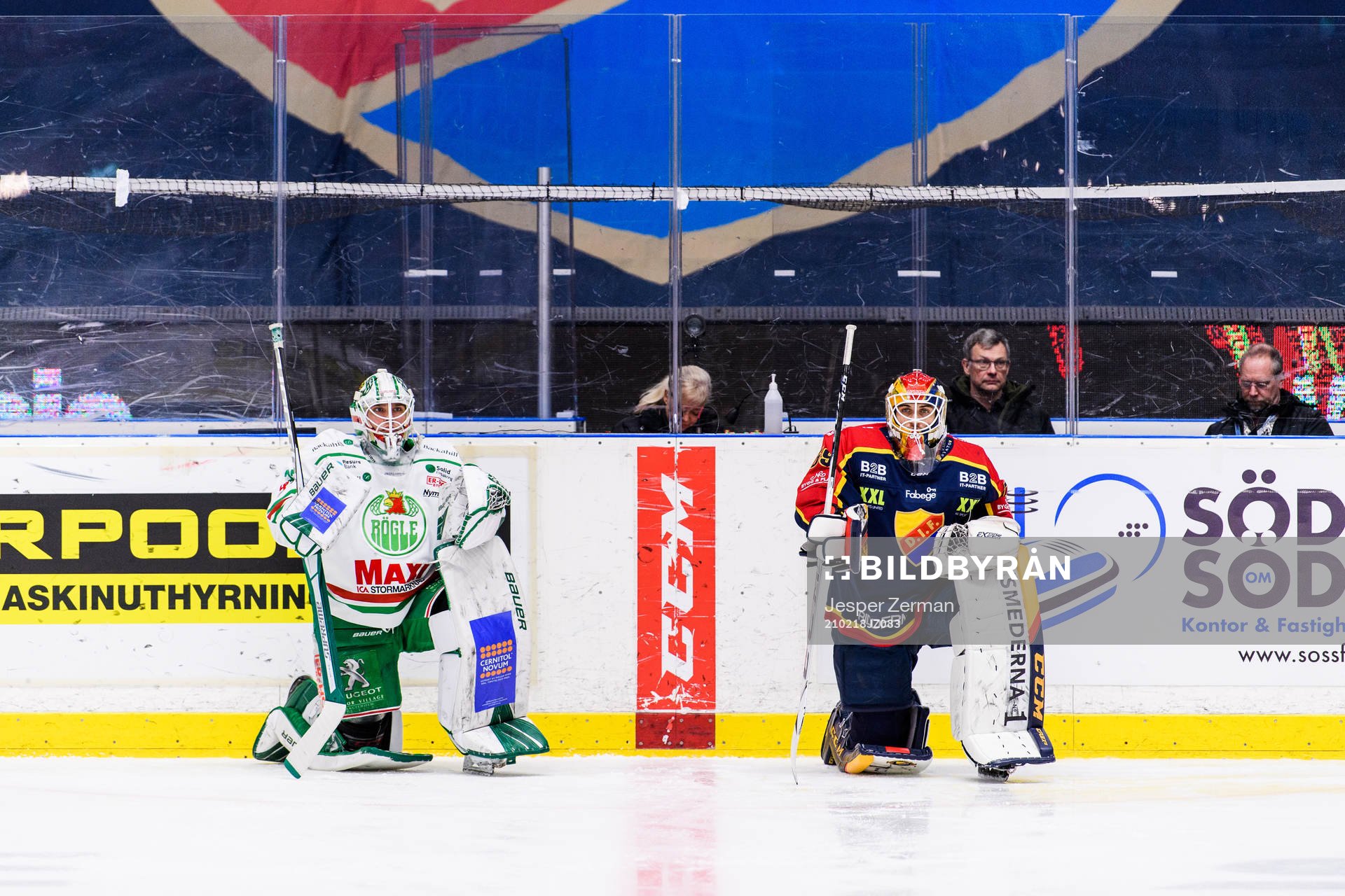 Rögles målvakt Johan Gustafsson och Djurgårdens målvakt