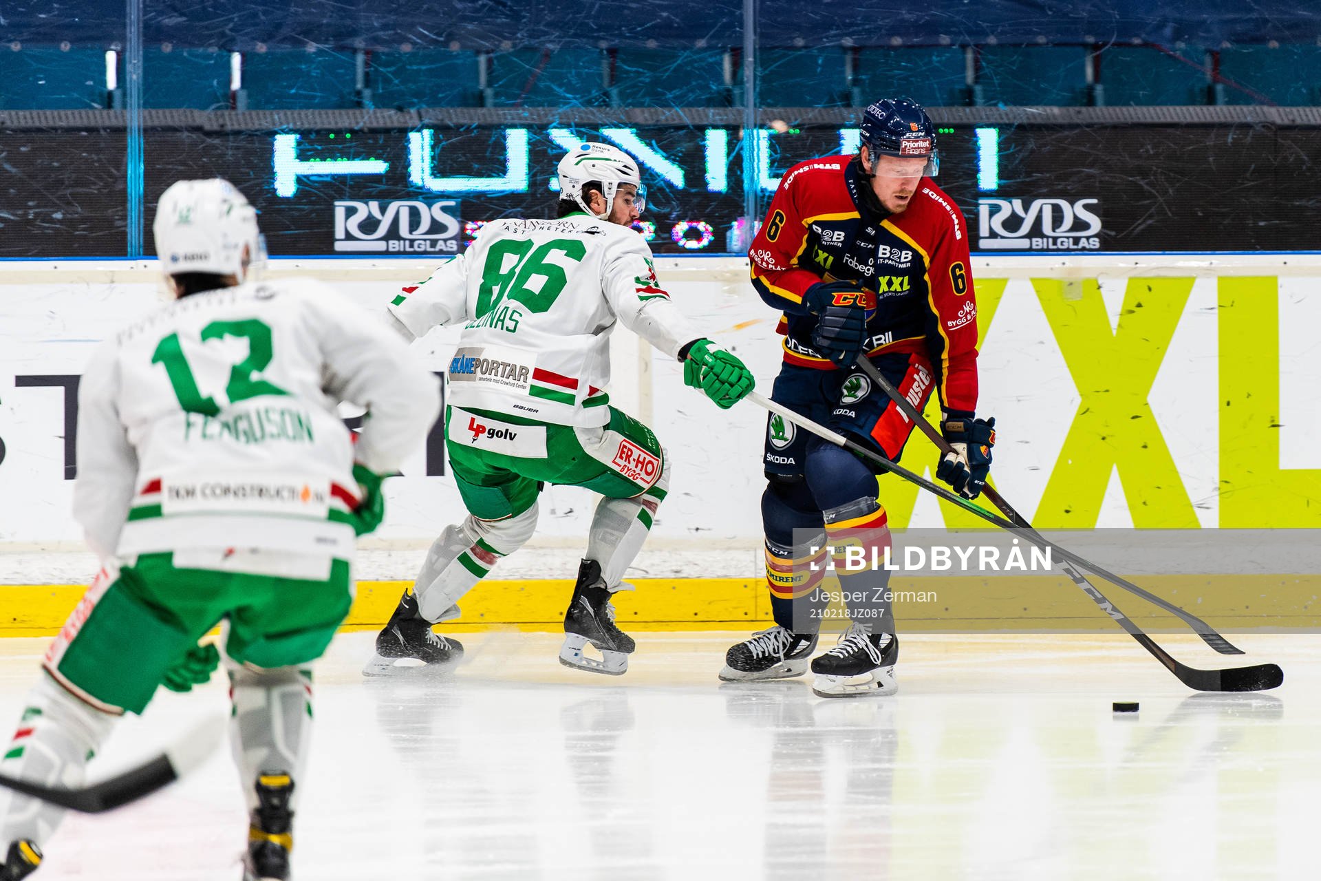 Rögles Eric Gelinas och Djurgårdens Ryan Stoa