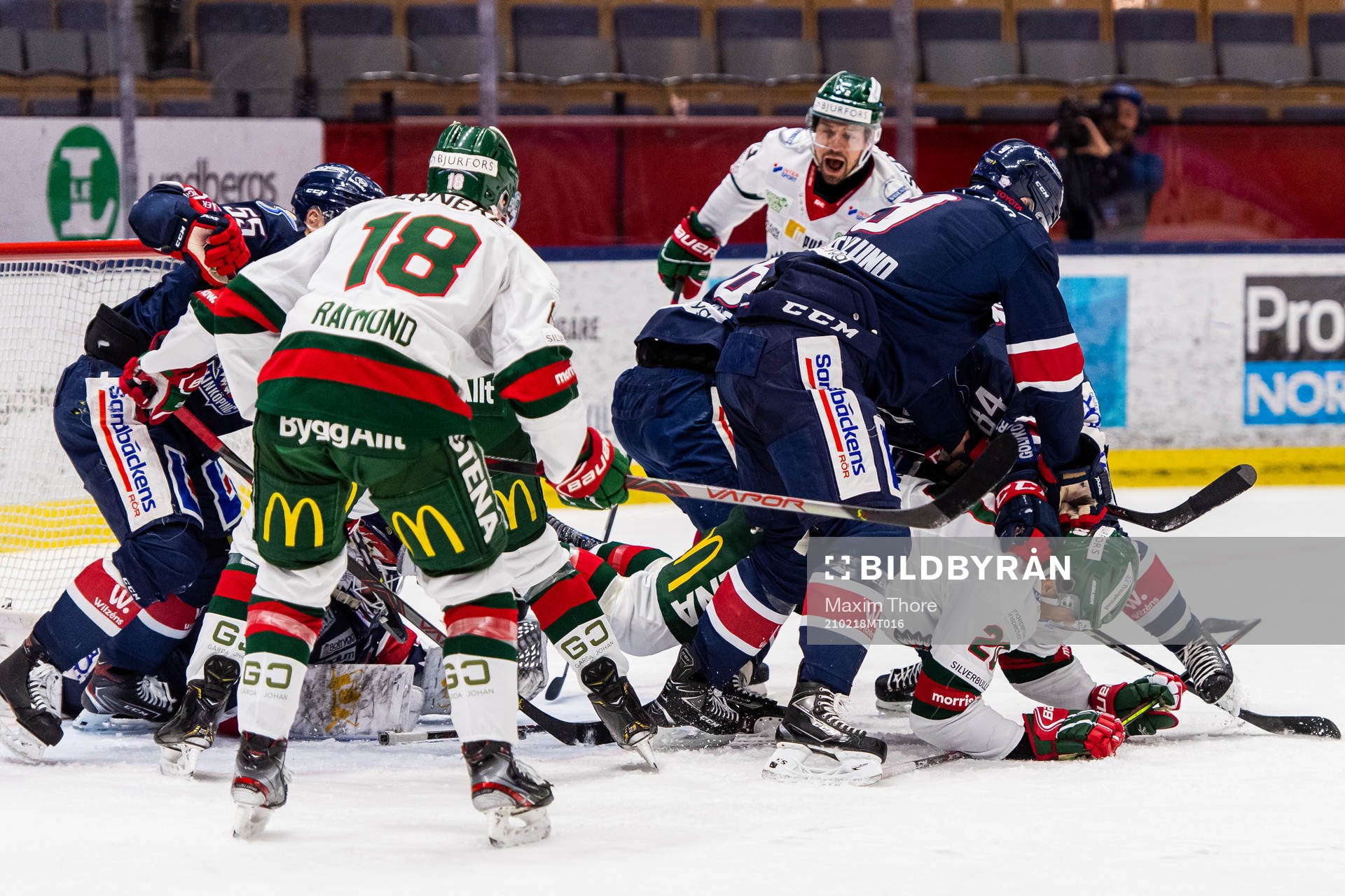Linköpings Mikael Frycklund och Frölundas Joel Lundqvist